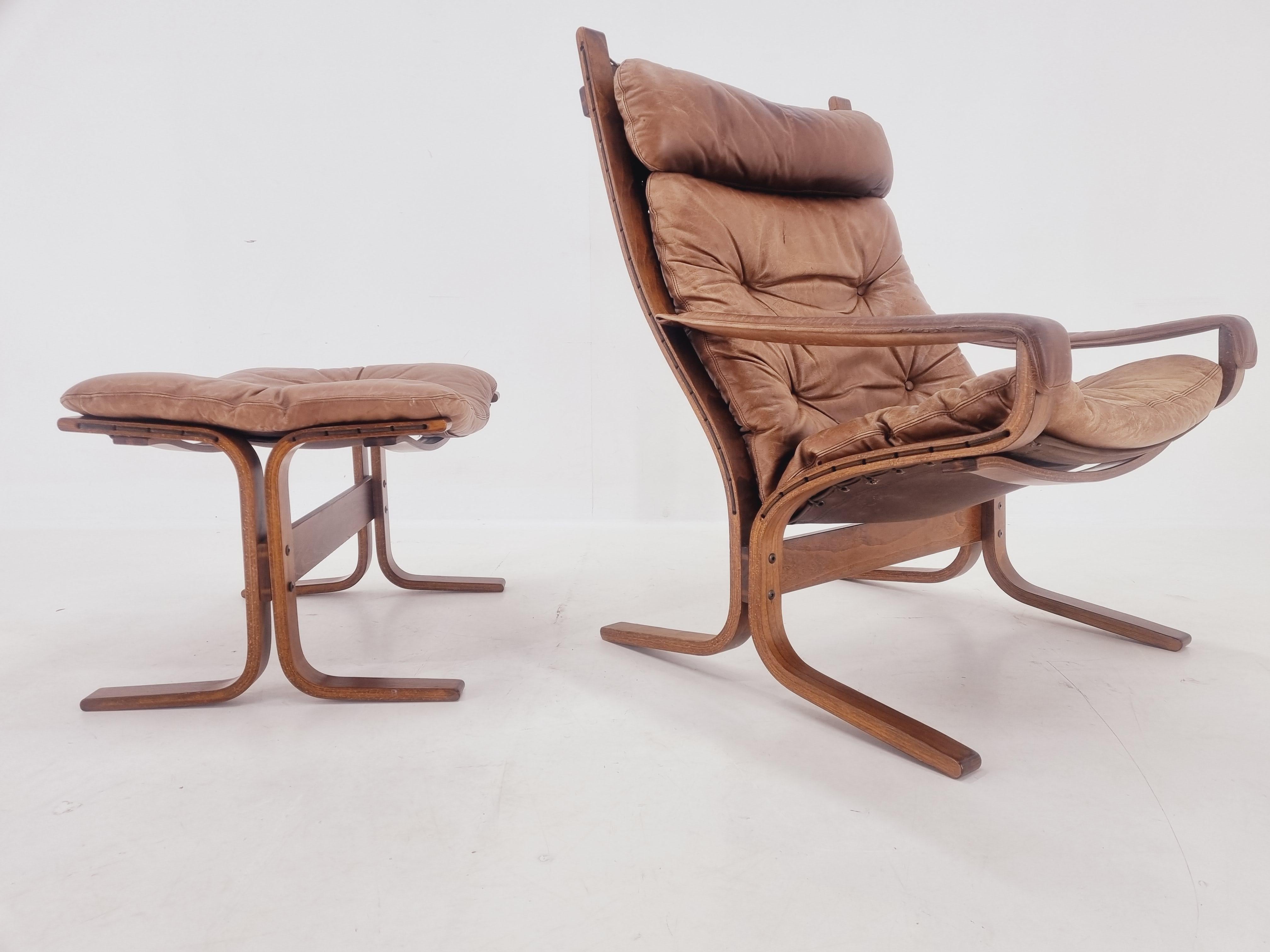 Midcentury Siesta Lounge Armchair and Footstool, Ingmar Relling, Westnofa, 1960s For Sale 2