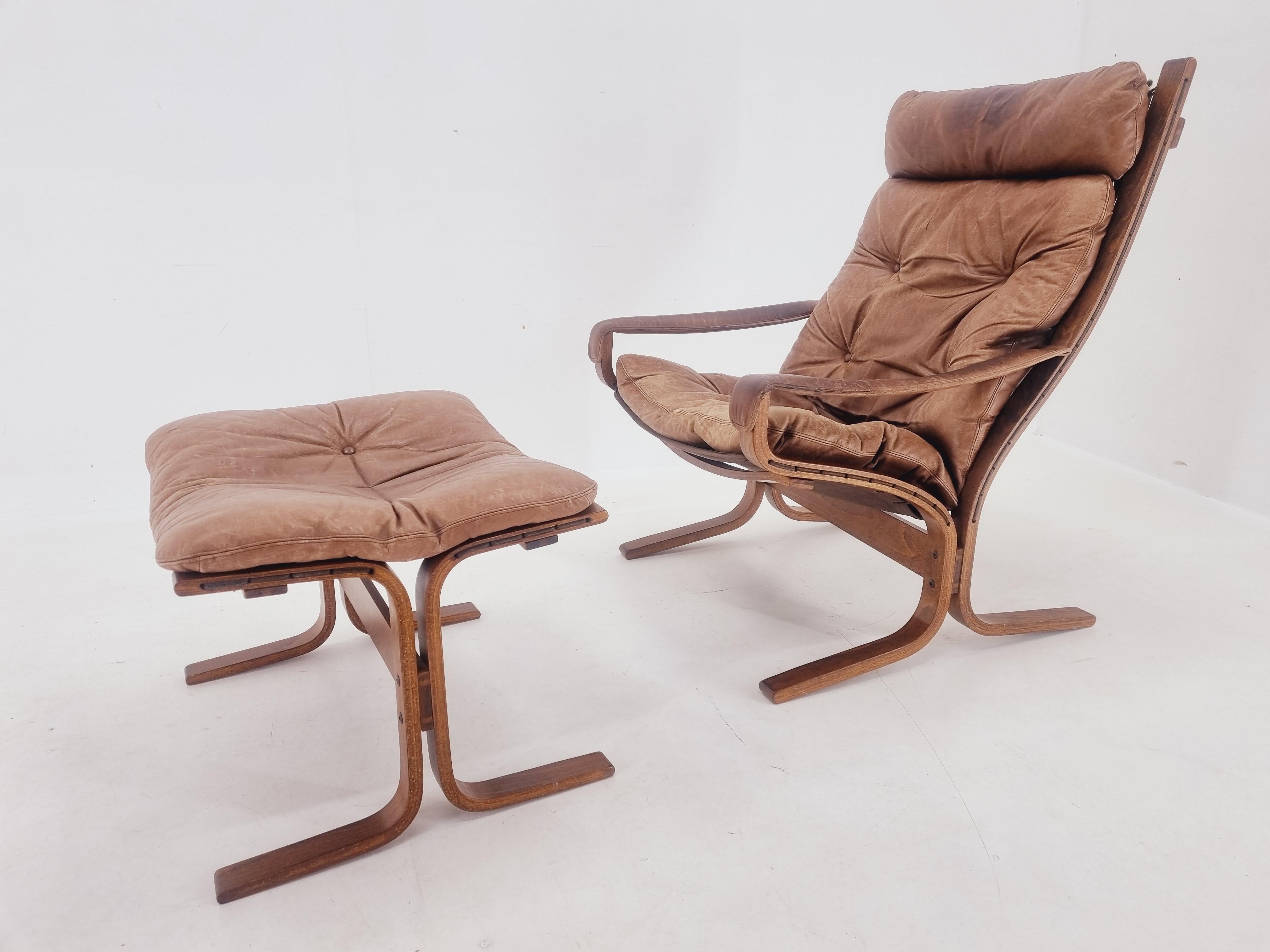 Midcentury Siesta Lounge Armchair and Footstool, Ingmar Relling, Westnofa, 1960s For Sale 6