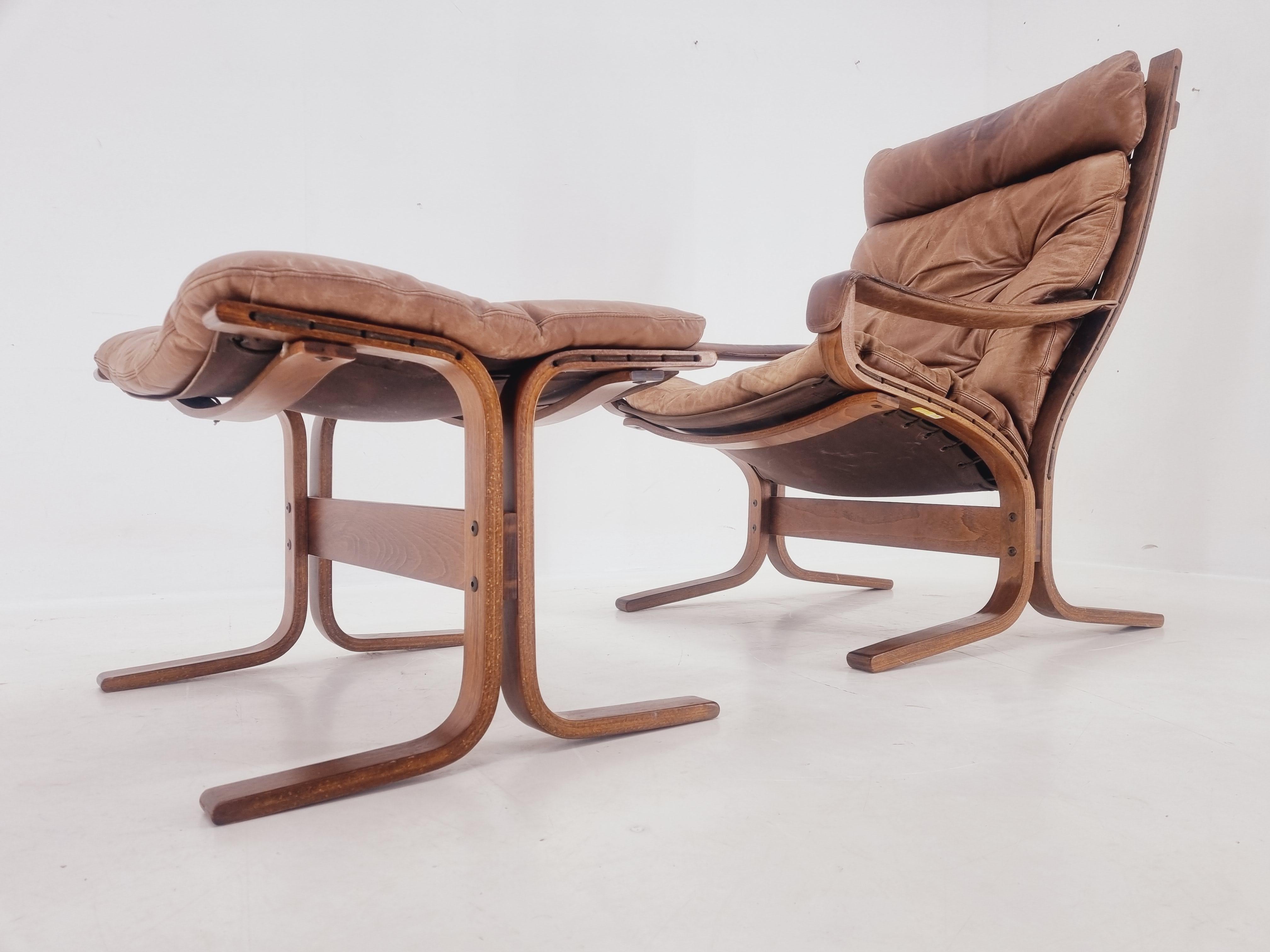 Midcentury Siesta Lounge Armchair and Footstool, Ingmar Relling, Westnofa, 1960s 7