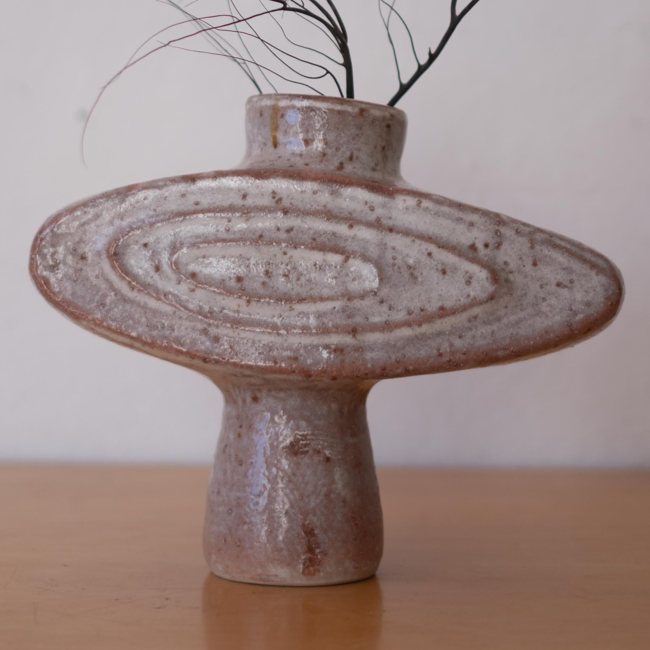 Signierte Ikebana-Vase/Skulptur aus Keramik aus der Mitte des Jahrhunderts, Japan 1960 im Angebot 6