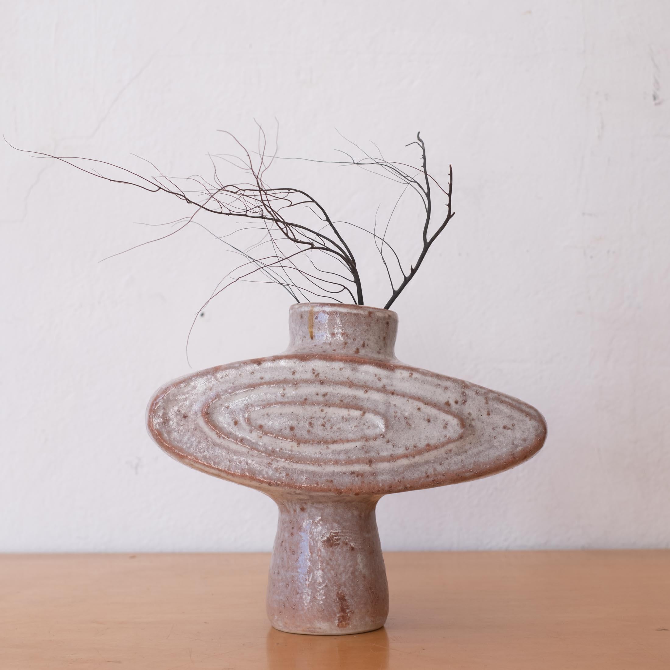 Signierte Ikebana-Vase/Skulptur aus Keramik aus der Mitte des Jahrhunderts, Japan 1960 im Angebot 7
