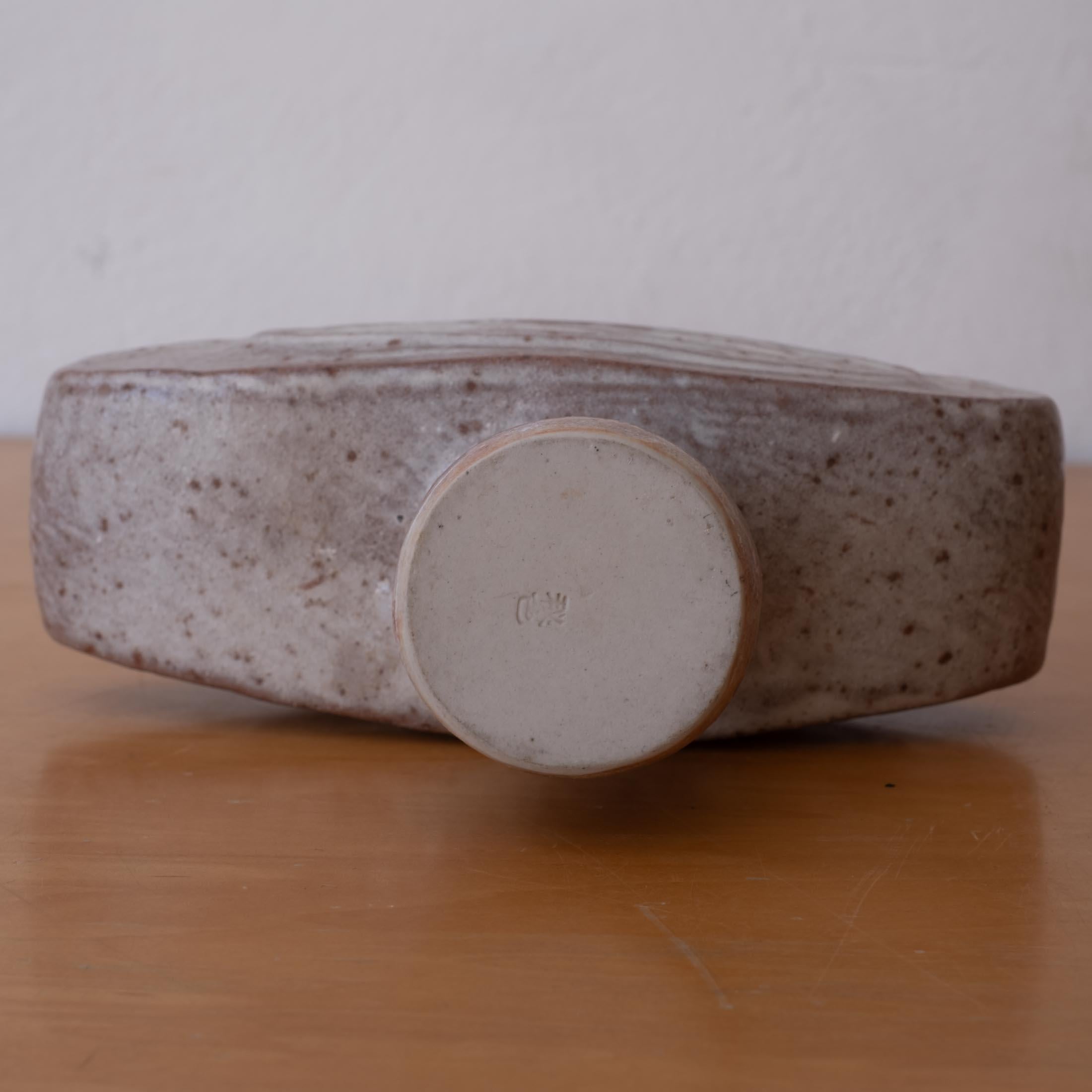 Signierte Ikebana-Vase/Skulptur aus Keramik aus der Mitte des Jahrhunderts, Japan 1960 im Angebot 8