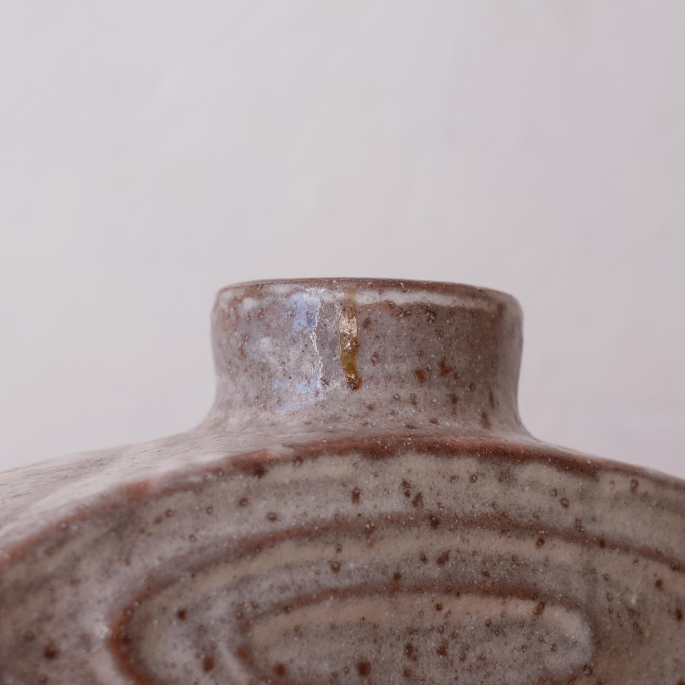 Signierte Ikebana-Vase/Skulptur aus Keramik aus der Mitte des Jahrhunderts, Japan 1960 im Angebot 2