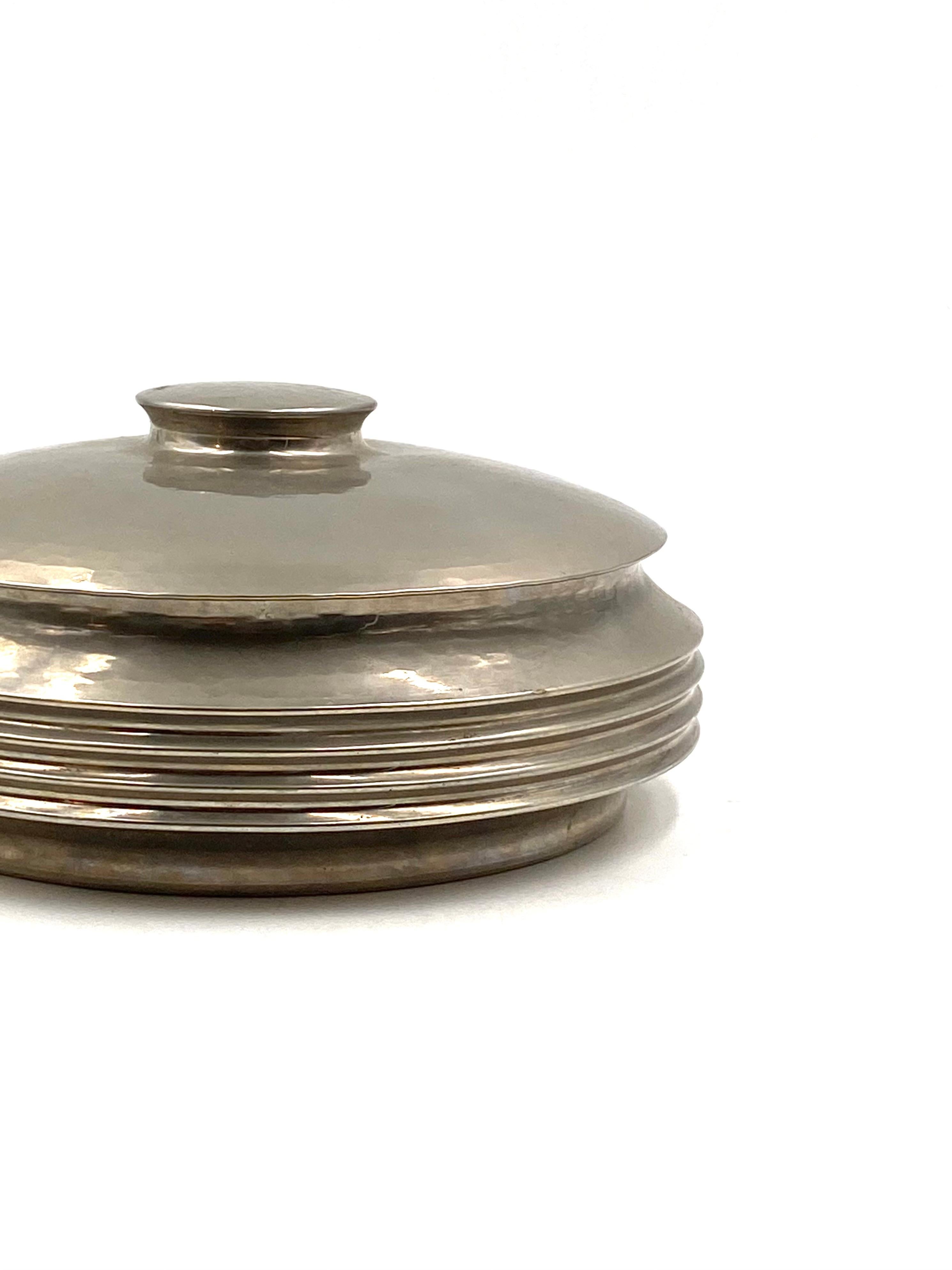 Midcentury silver-plated hand-hammered brass box, Zanetto Padova Italy 1970s For Sale 2