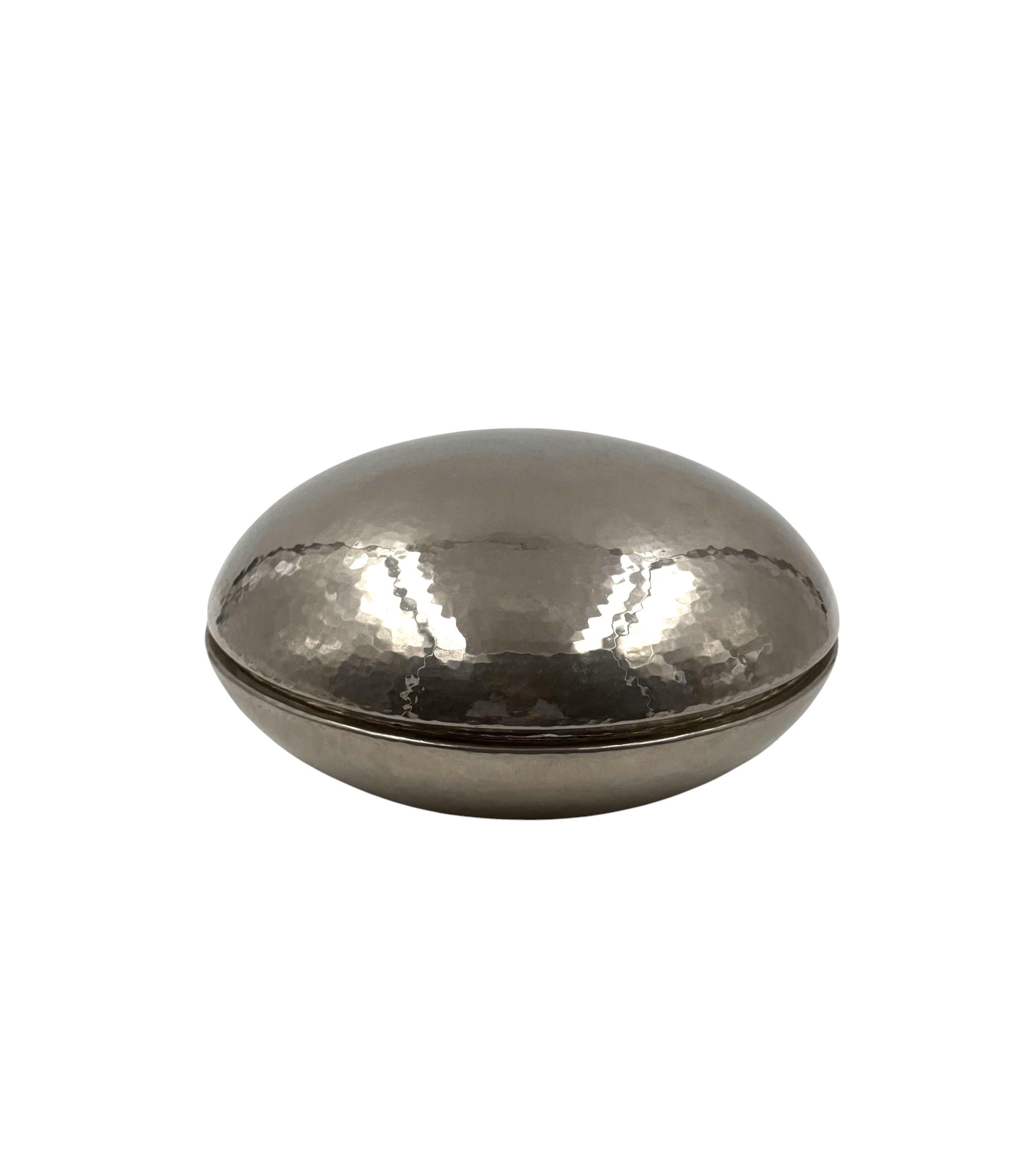 Midcentury silver-plated hand-hammered brass box, Zanetto Padova Italy 1970s in vendita 3