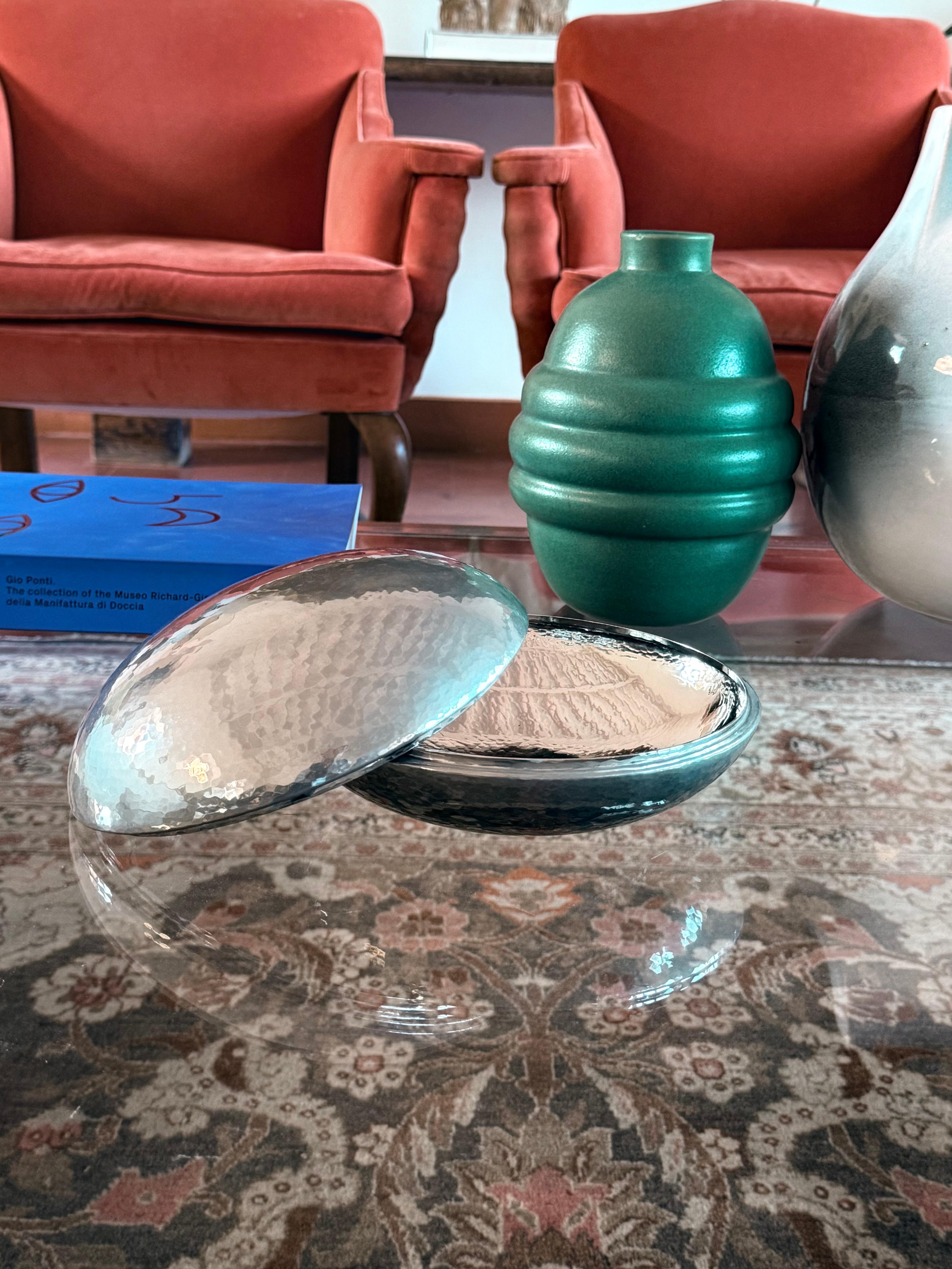 Midcentury silver-plated hand-hammered brass box, Zanetto Padova Italy 1970s In condizioni ottime in vendita a Firenze, IT