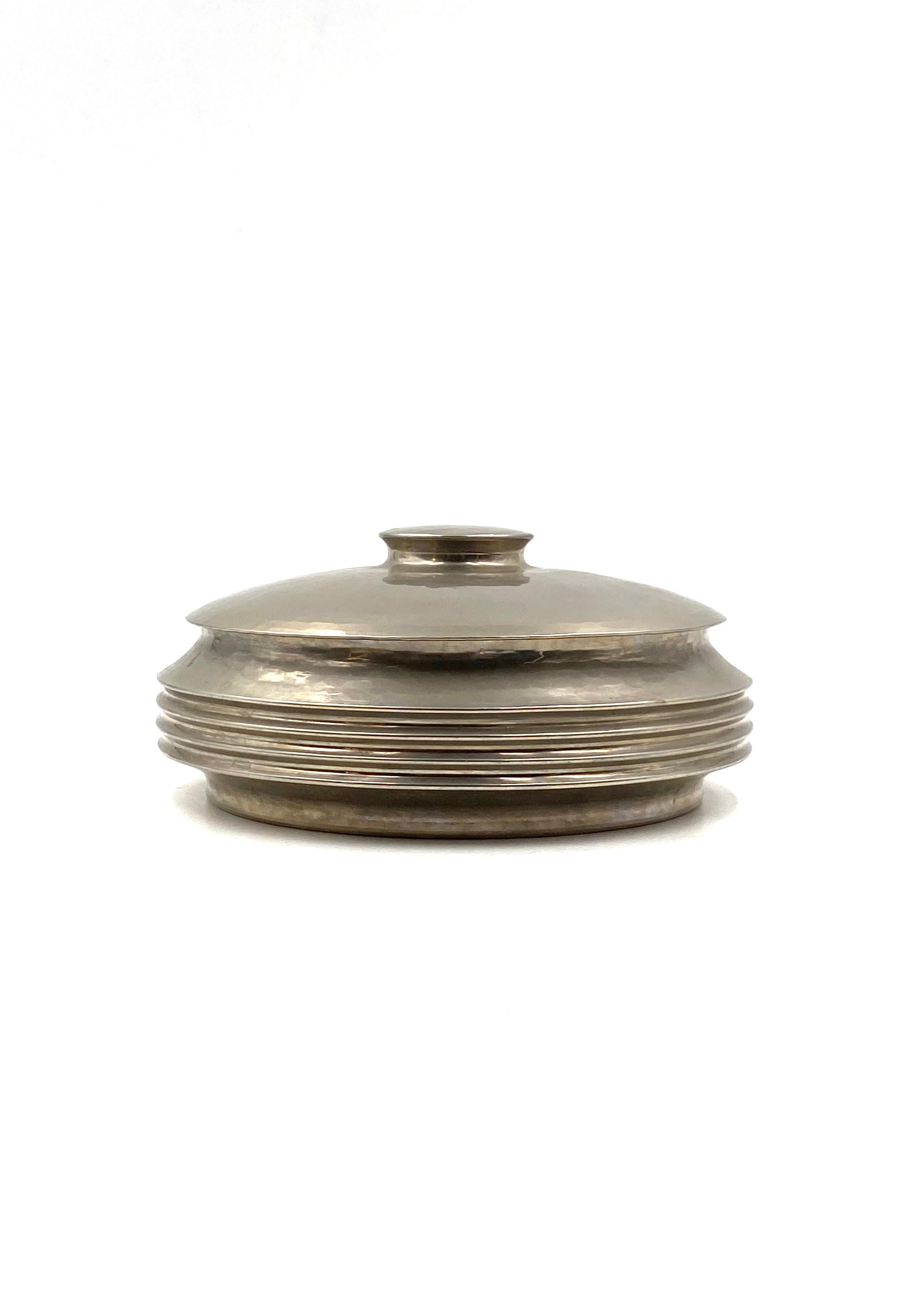Midcentury silver-plated hand-hammered brass box, Zanetto Padova Italy 1970s For Sale 1