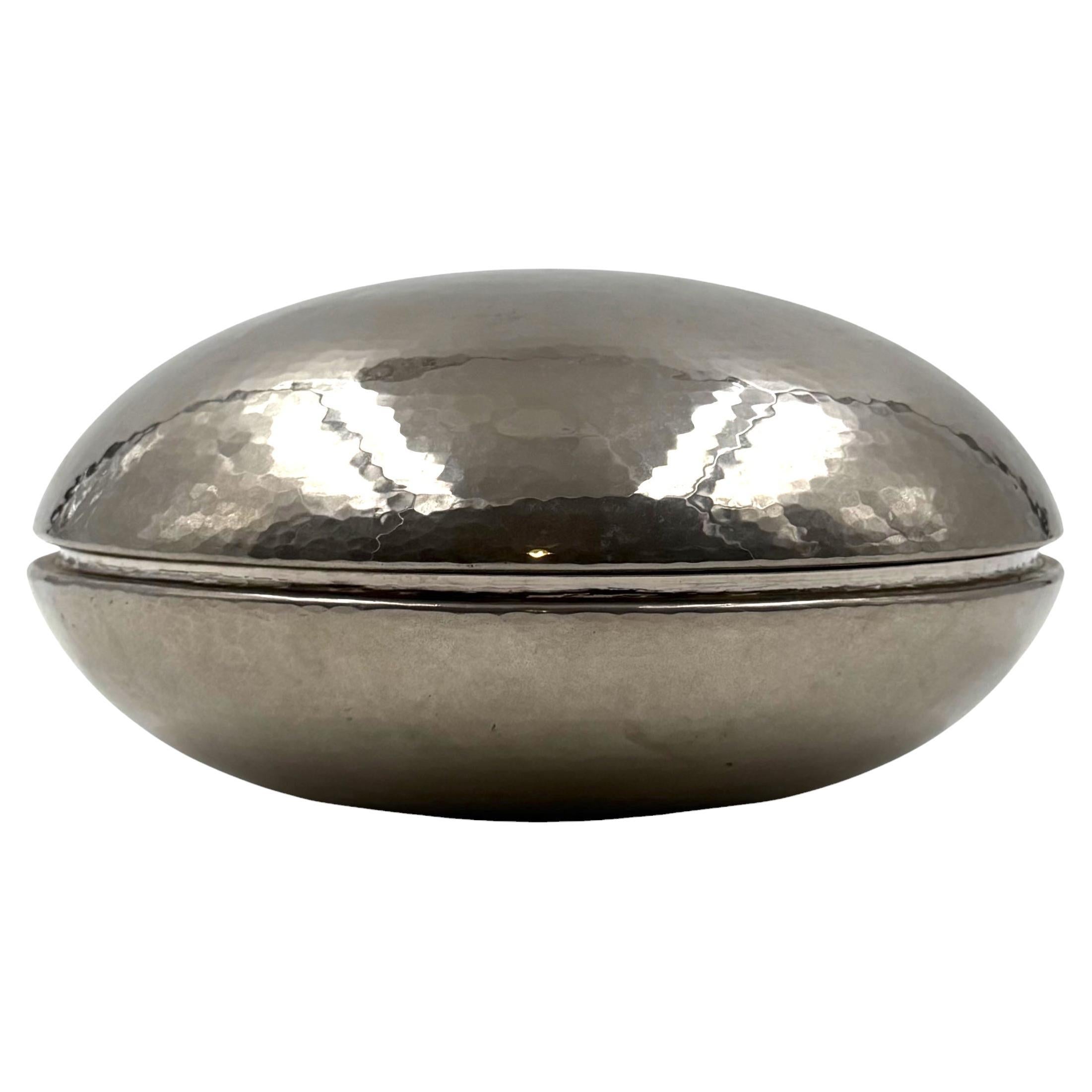 Midcentury silver-plated hand-hammered brass box, Zanetto Padova Italy 1970s in vendita