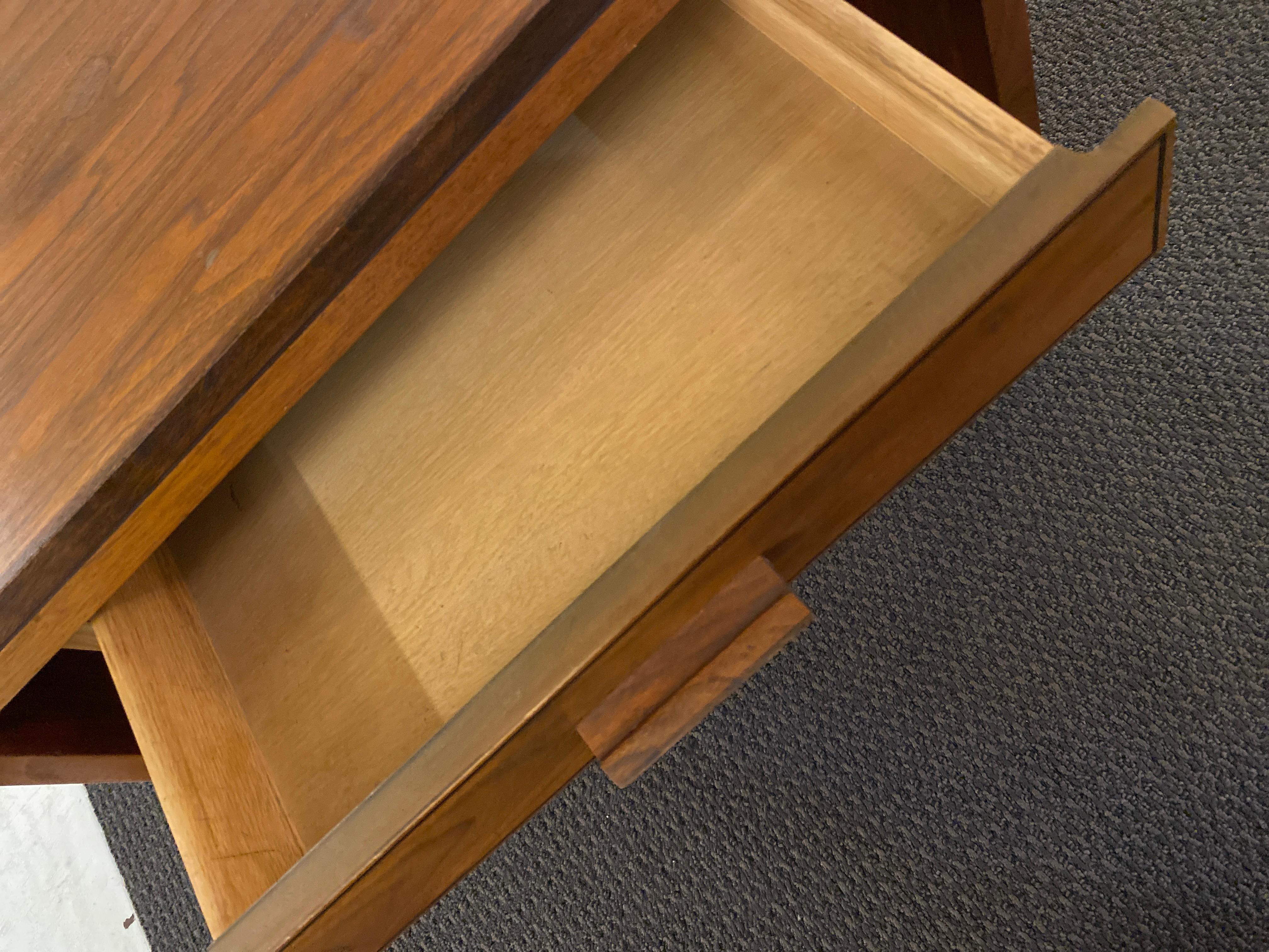 Midcentury Single Drawer Walnut and Wicker Nightstand In Good Condition In Pasadena, CA