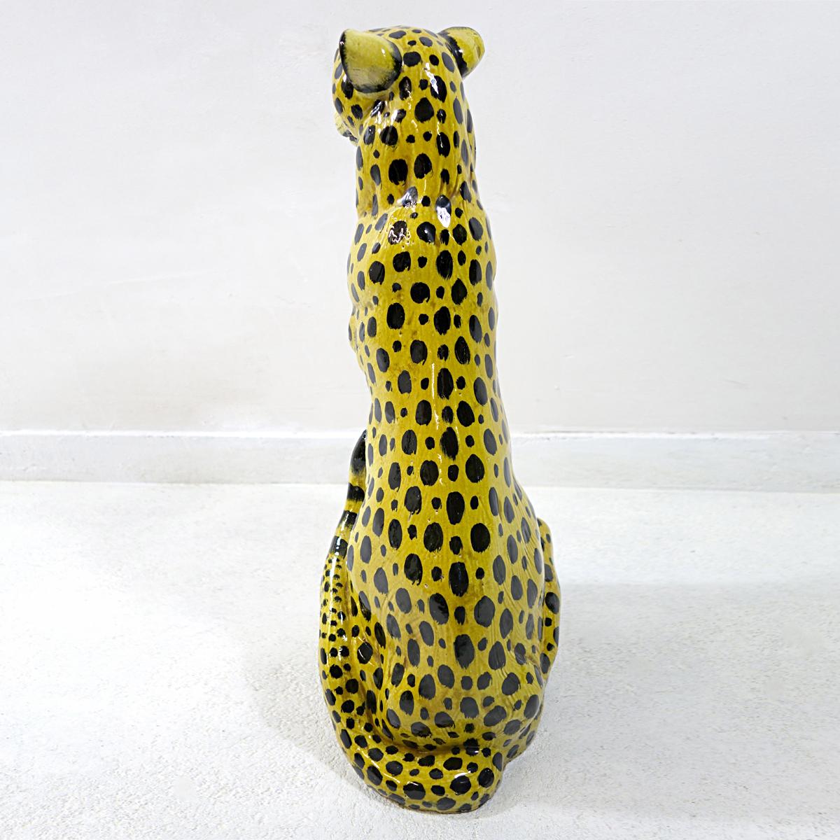 Mid-Century Modern Cheetah assis en céramique moulée du milieu du siècle dernier, marqué X.MY en vente