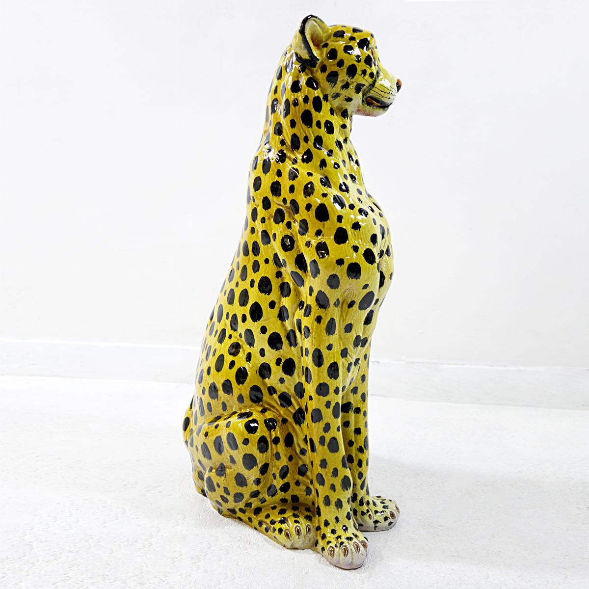 italien Cheetah assis en céramique moulée du milieu du siècle dernier, marqué X.MY en vente