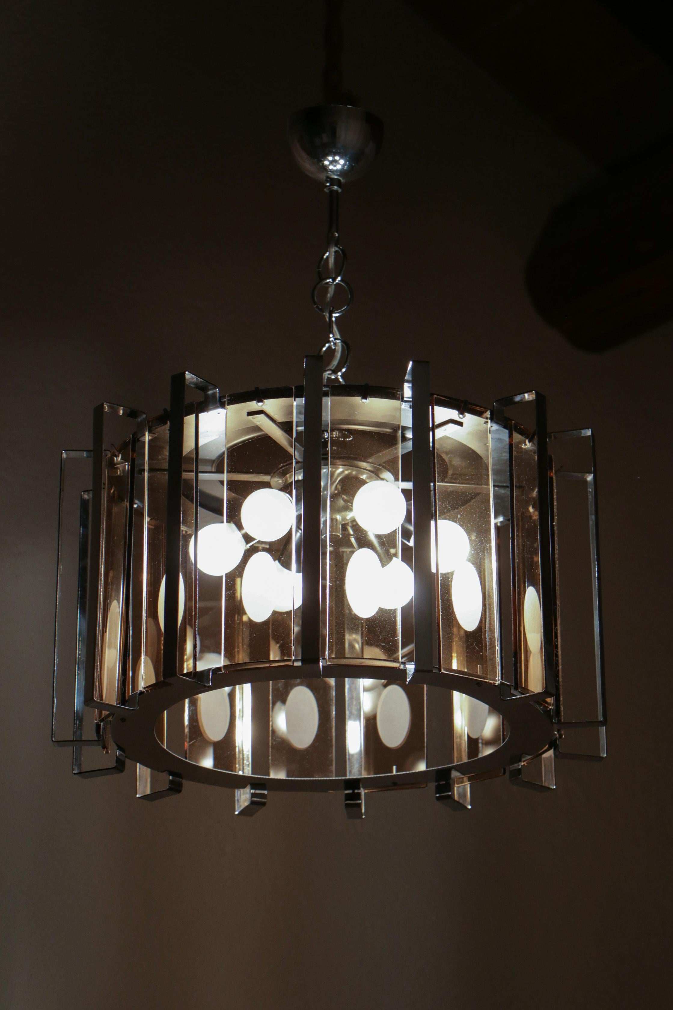 Midcentury Six Lights Black and Chromed Chandelier Attributed to Gino Vistosi For Sale 4