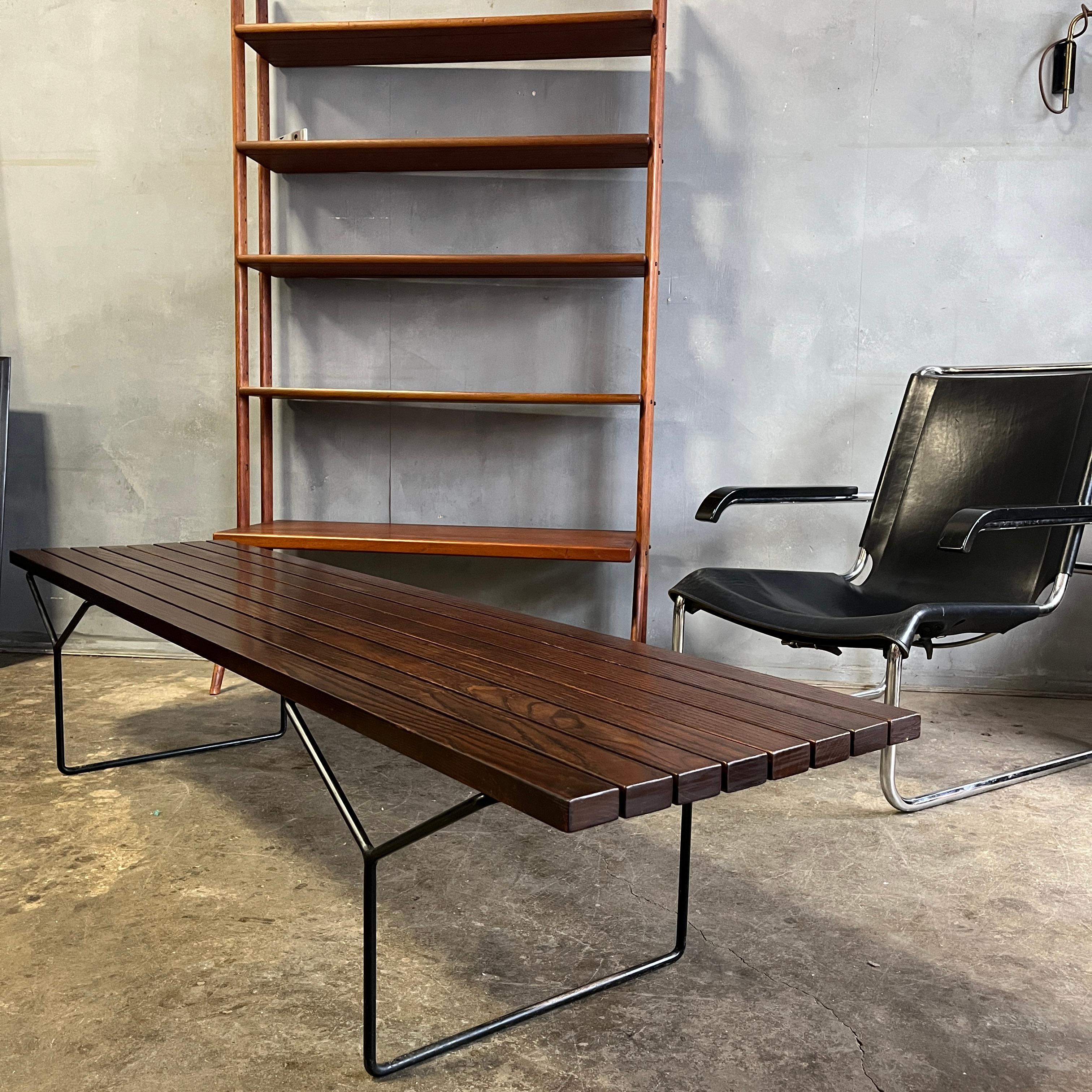 Panchina a doghe del metà del secolo scorso di Harry Bertoia per Knoll in vendita 6