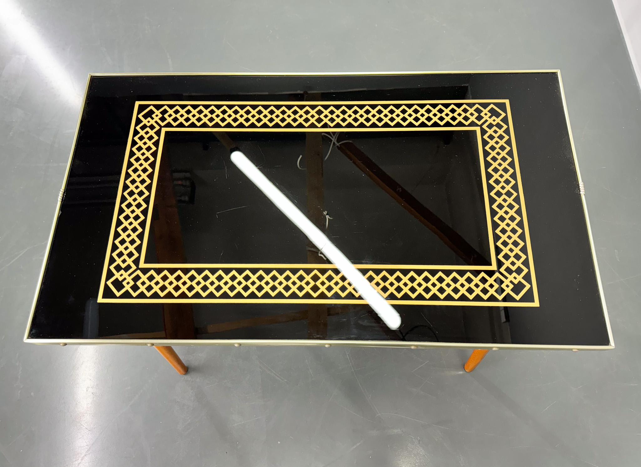 Petite table d'appoint en verre du milieu du siècle, Allemagne en vente 1