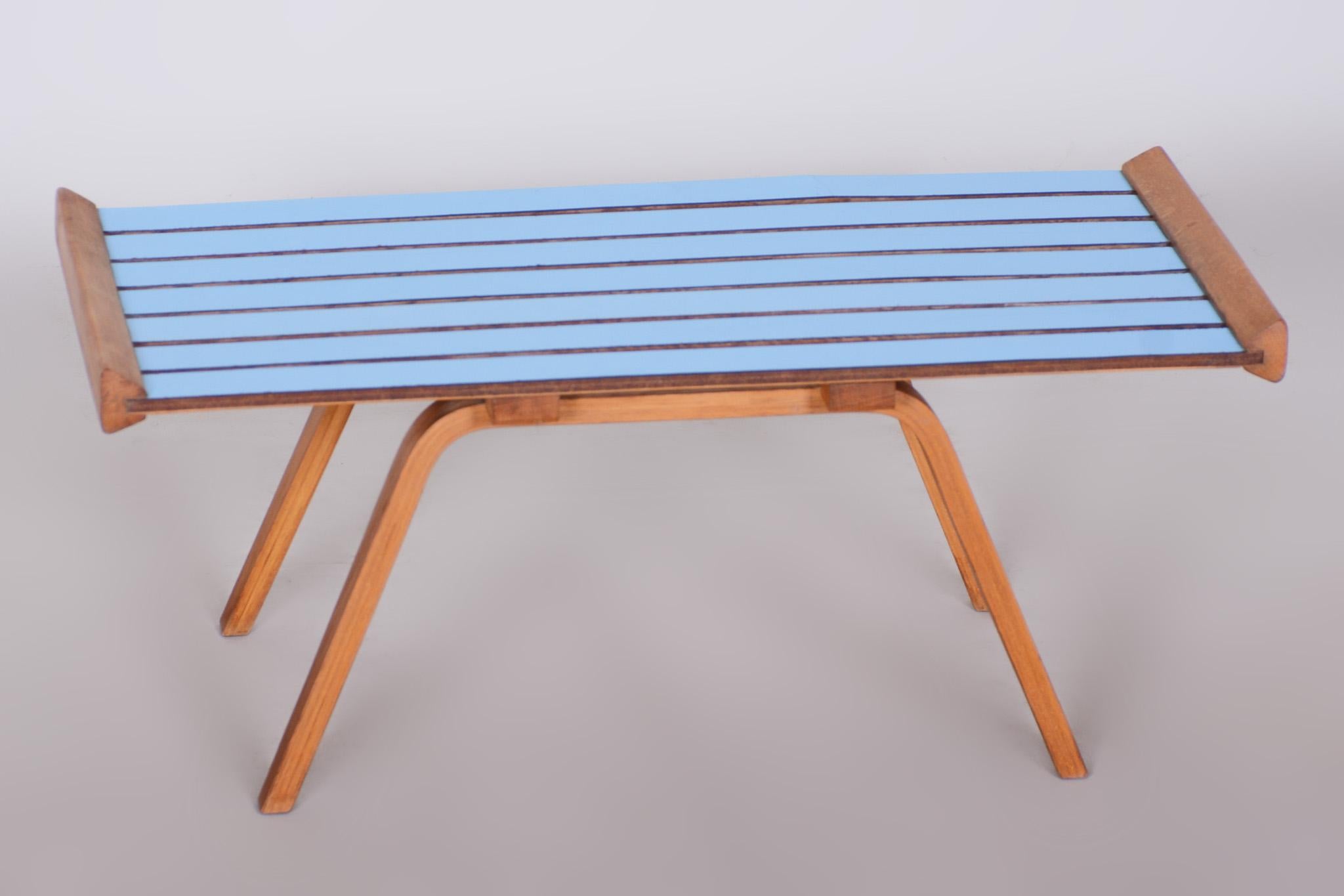 Midcentury Small Side Table, Well-Preserved Condition, Beech, Czechia, 1950s In Good Condition For Sale In Brandys nad Labem, Středočeský kraj