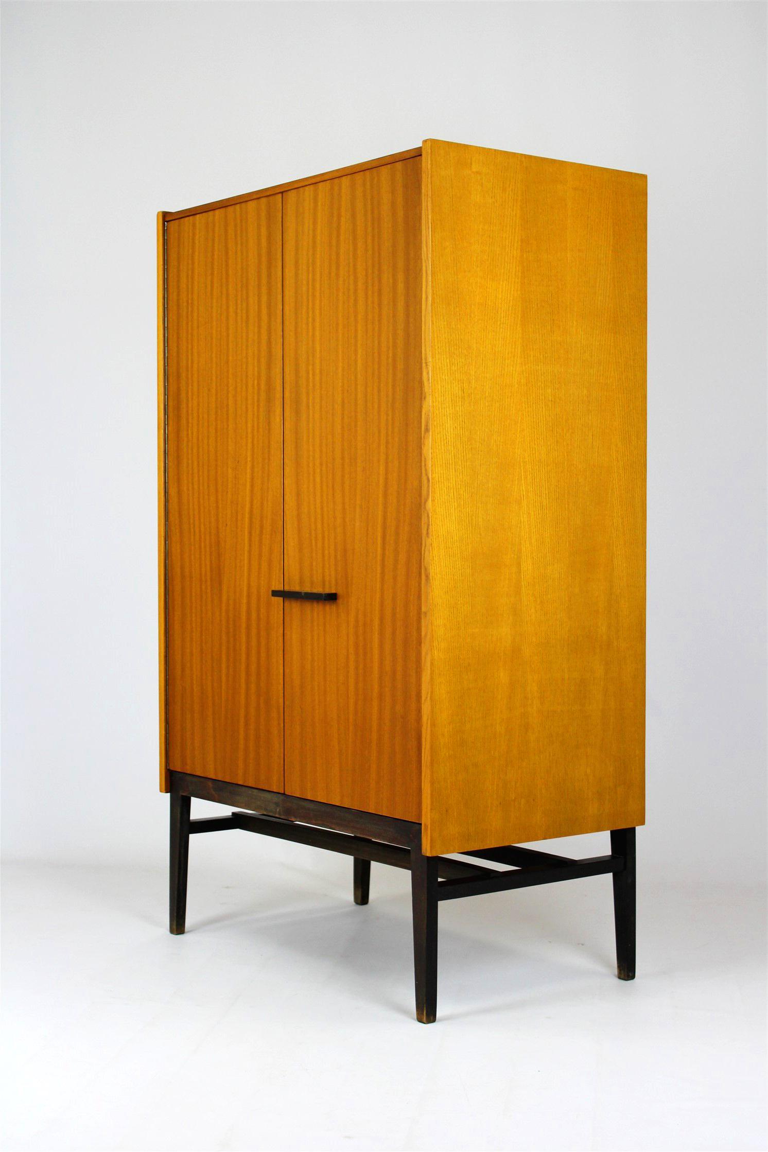Midcentury Small Wardrobe from Up Zavody, 1970 For Sale 1