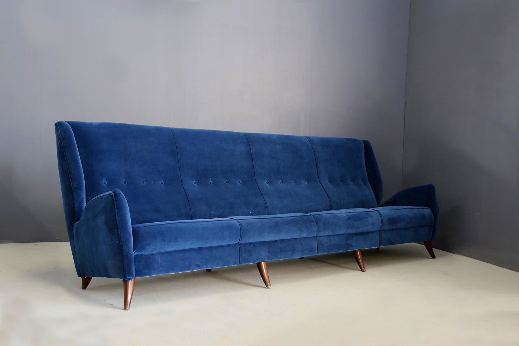 Mid-Century Modern Sofa attributed to Gio Ponti for Isa Bergamo in Blue Velvet, Restored 1950s