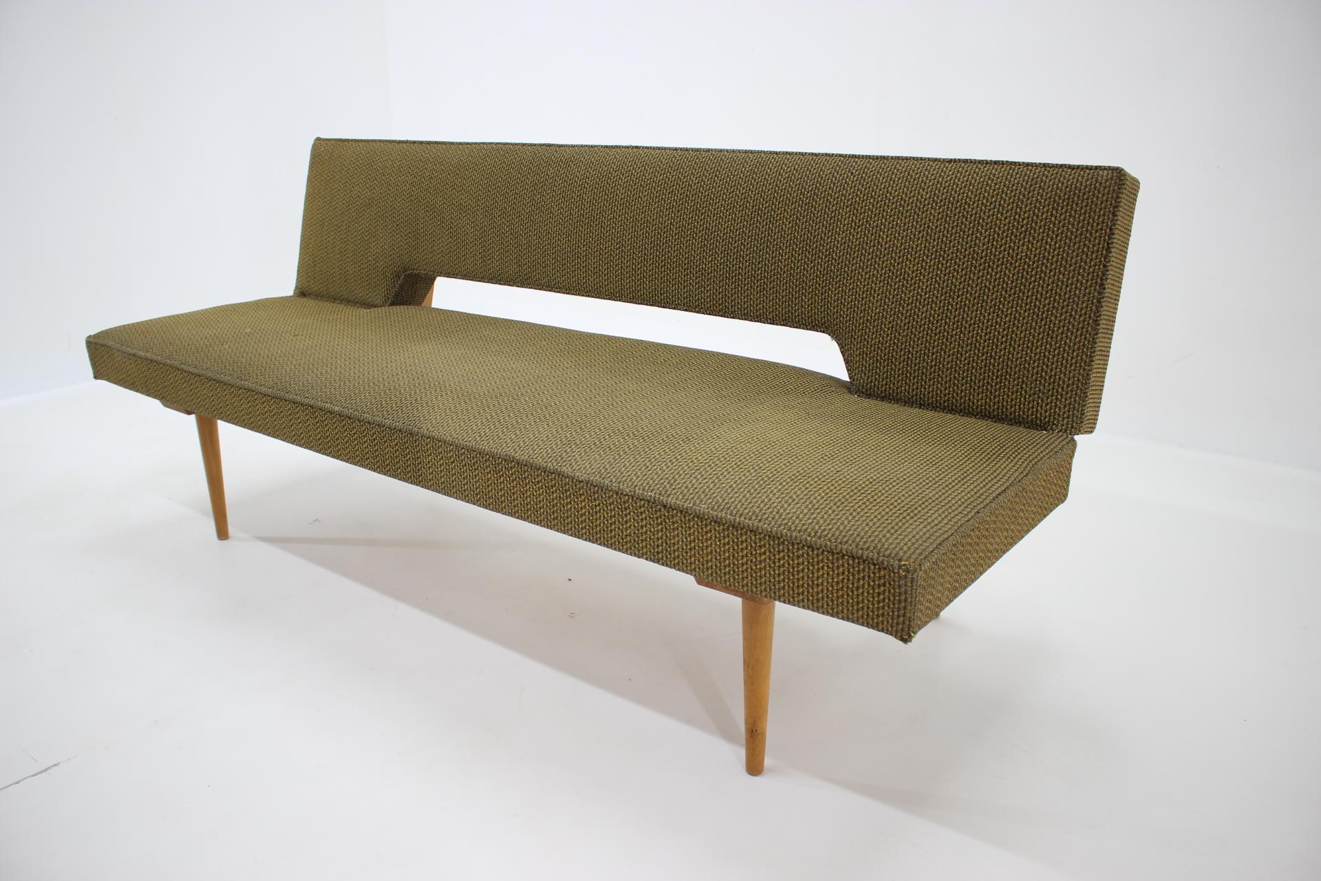 Mid-Century Modern Midcentury Sofa/Daybed Designed by Miroslav Navratil, 1960s For Sale