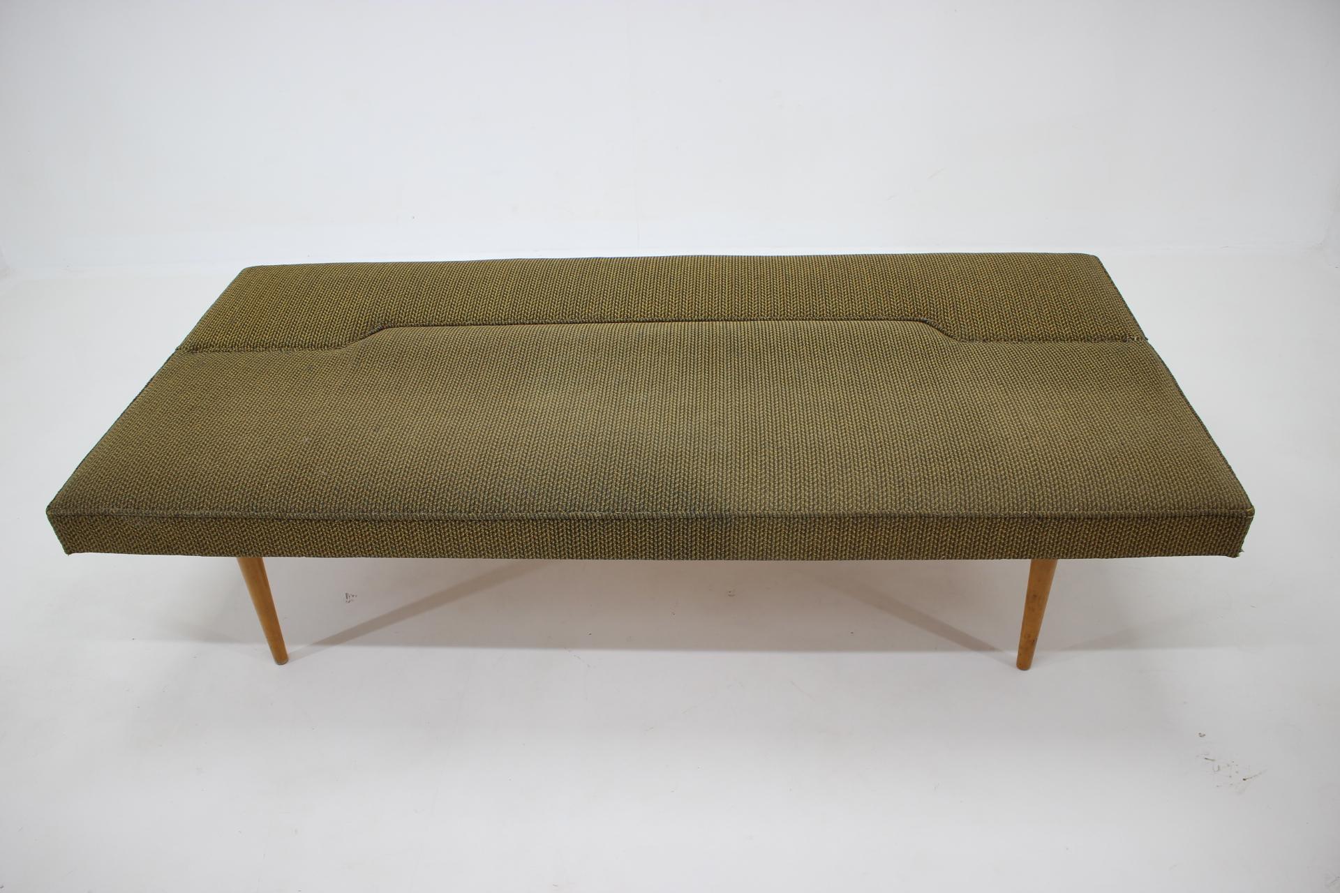 Midcentury Sofa/Daybed Designed by Miroslav Navratil, 1960s In Good Condition In Praha, CZ