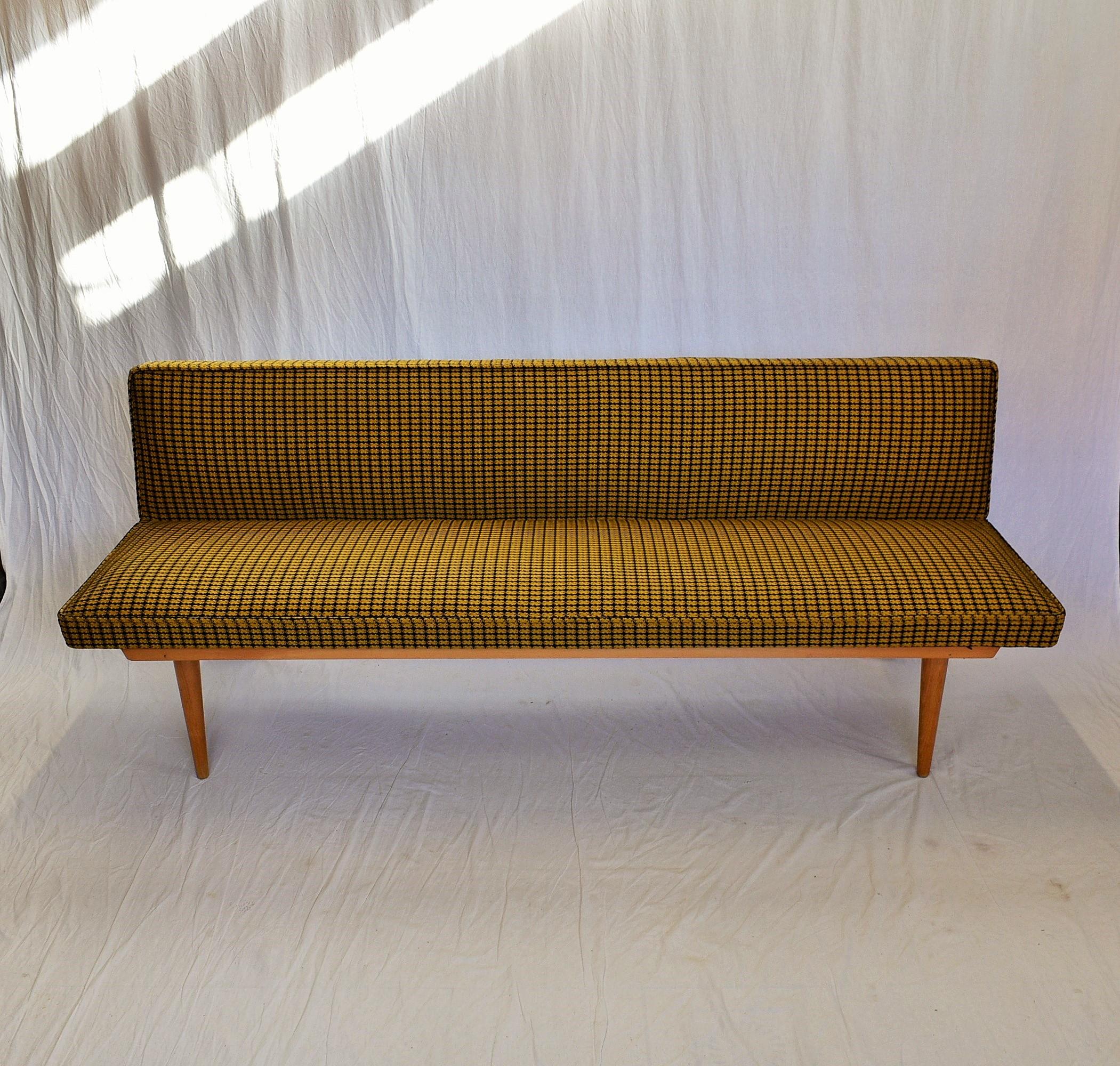 Mid-Century Sofa / Daybed Designed by Miroslav Navratil, 1960s In Good Condition In Praha, CZ