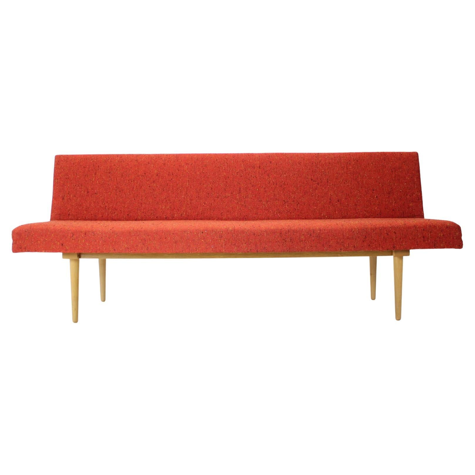 Sofa/Tagesbett aus der Mitte des Jahrhunderts entworfen von Miroslav Navratil, 1960er Jahre