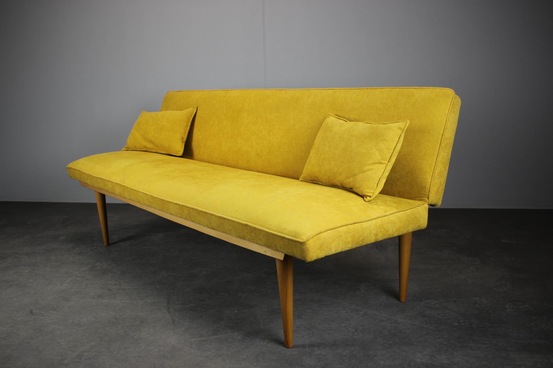 Midcentury Sofa Designed by Miroslav Navrátil, 1960s en vente 5