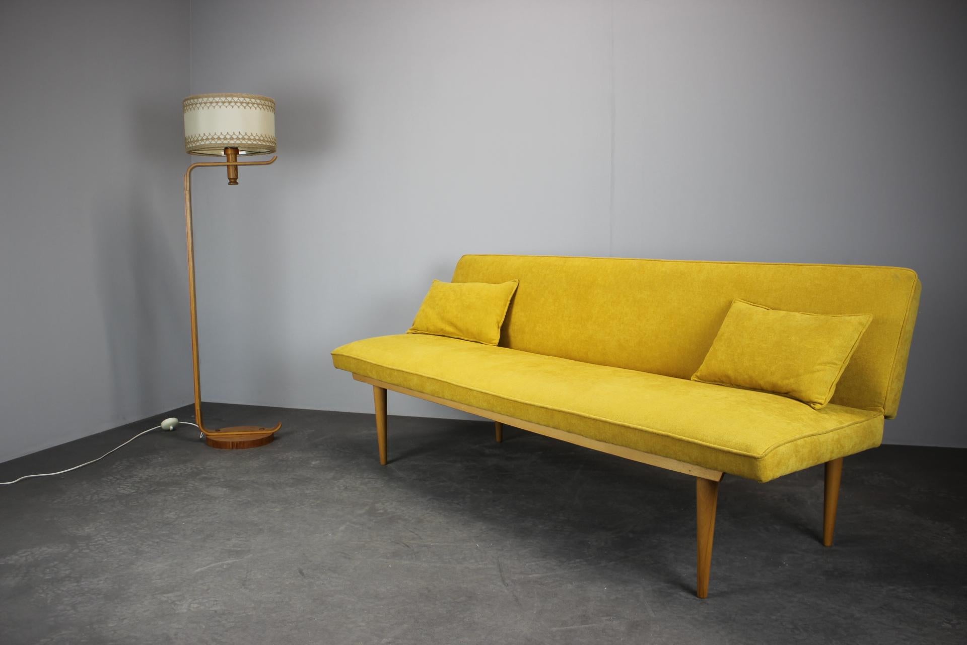 Midcentury Sofa Designed by Miroslav Navrátil, 1960s en vente 6