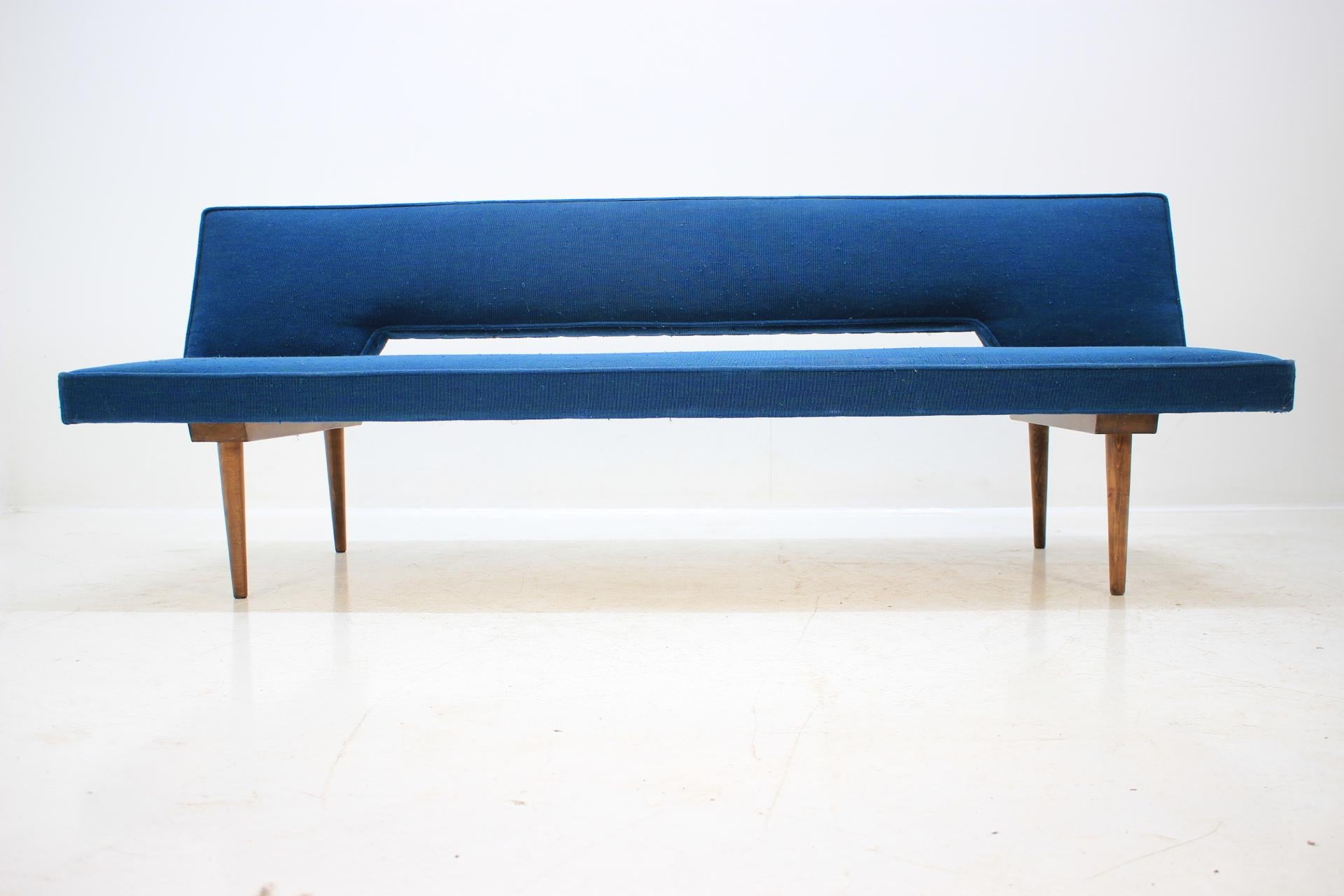 - 1960s, Czechoslovakia
- Design: Miroslav Navrátil
- original condition: suitable for new upholstery.