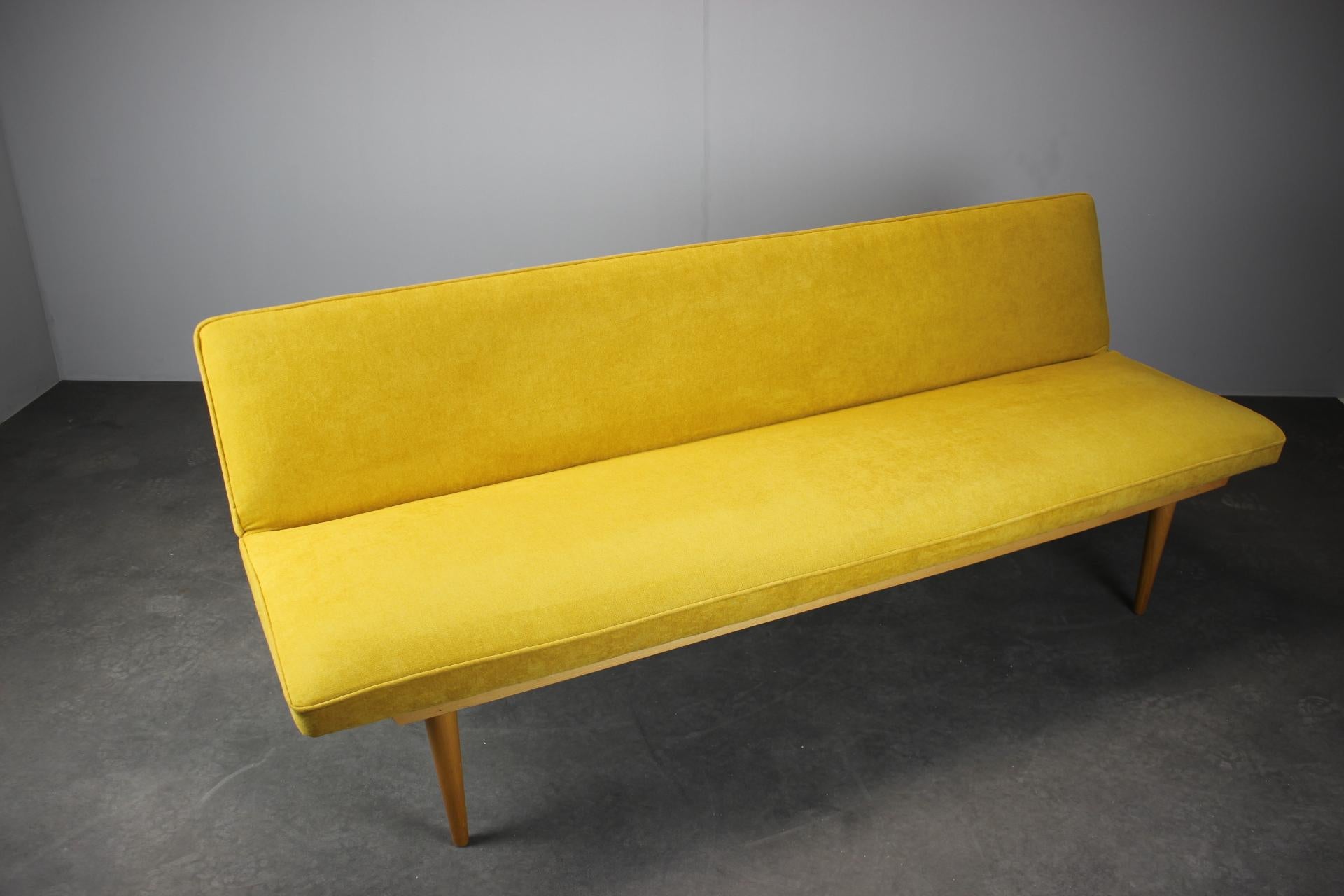 Tchèque Midcentury Sofa Designed by Miroslav Navrátil, 1960s en vente