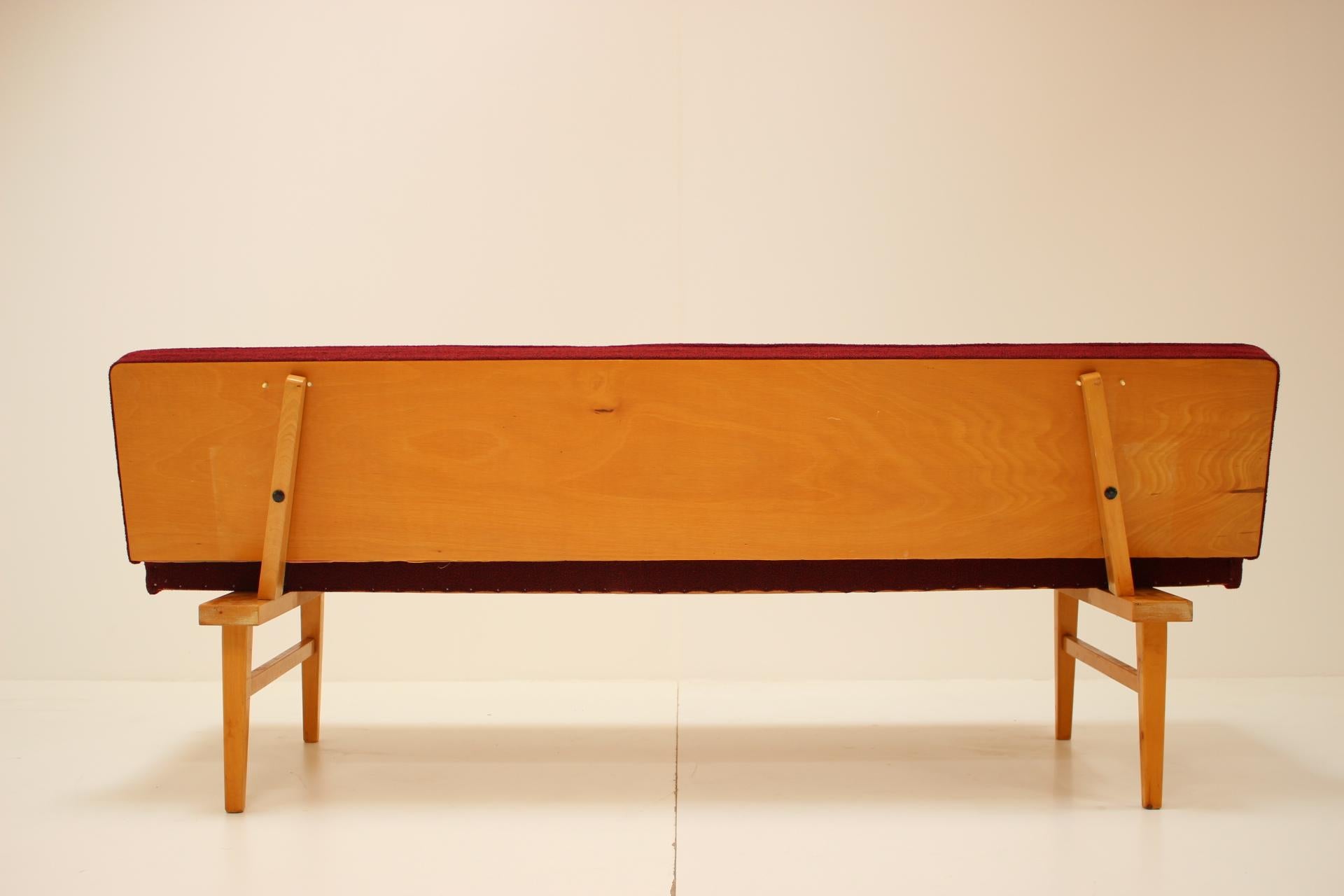 Midcentury Sofa Designed by Miroslav Navrátil, 1960s 1