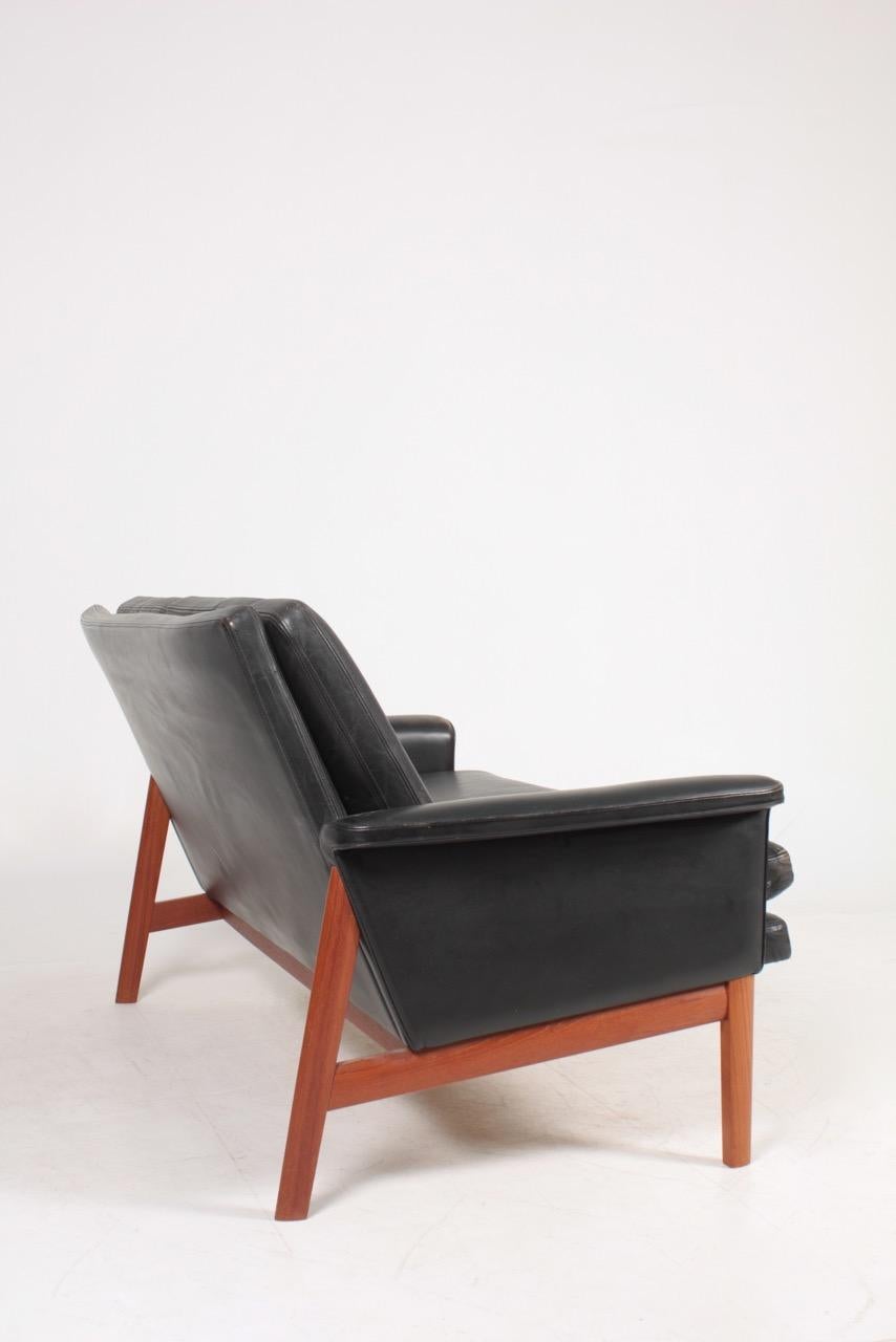 Midcentury Sofa in Patinated Leather by Finn Juhl, 1960s 2