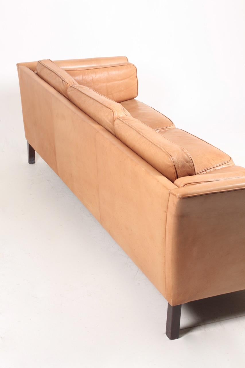 Midcentury Sofa in Patinated Leather by Mogens Hansen, Danish Design In Good Condition In Lejre, DK