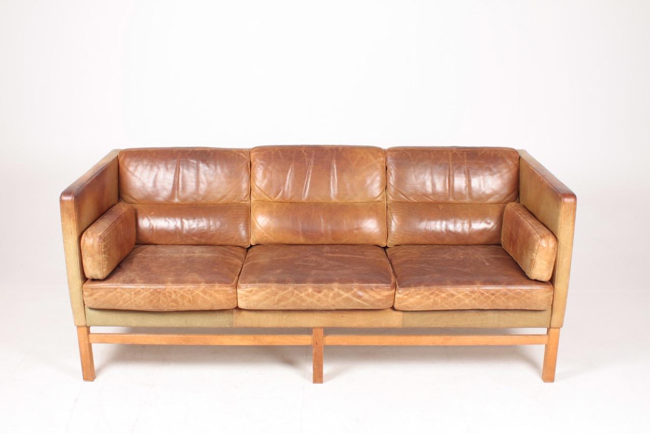 Midcentury Sofa in Patinated Leather, Danish Design, 1960s In Good Condition In Lejre, DK