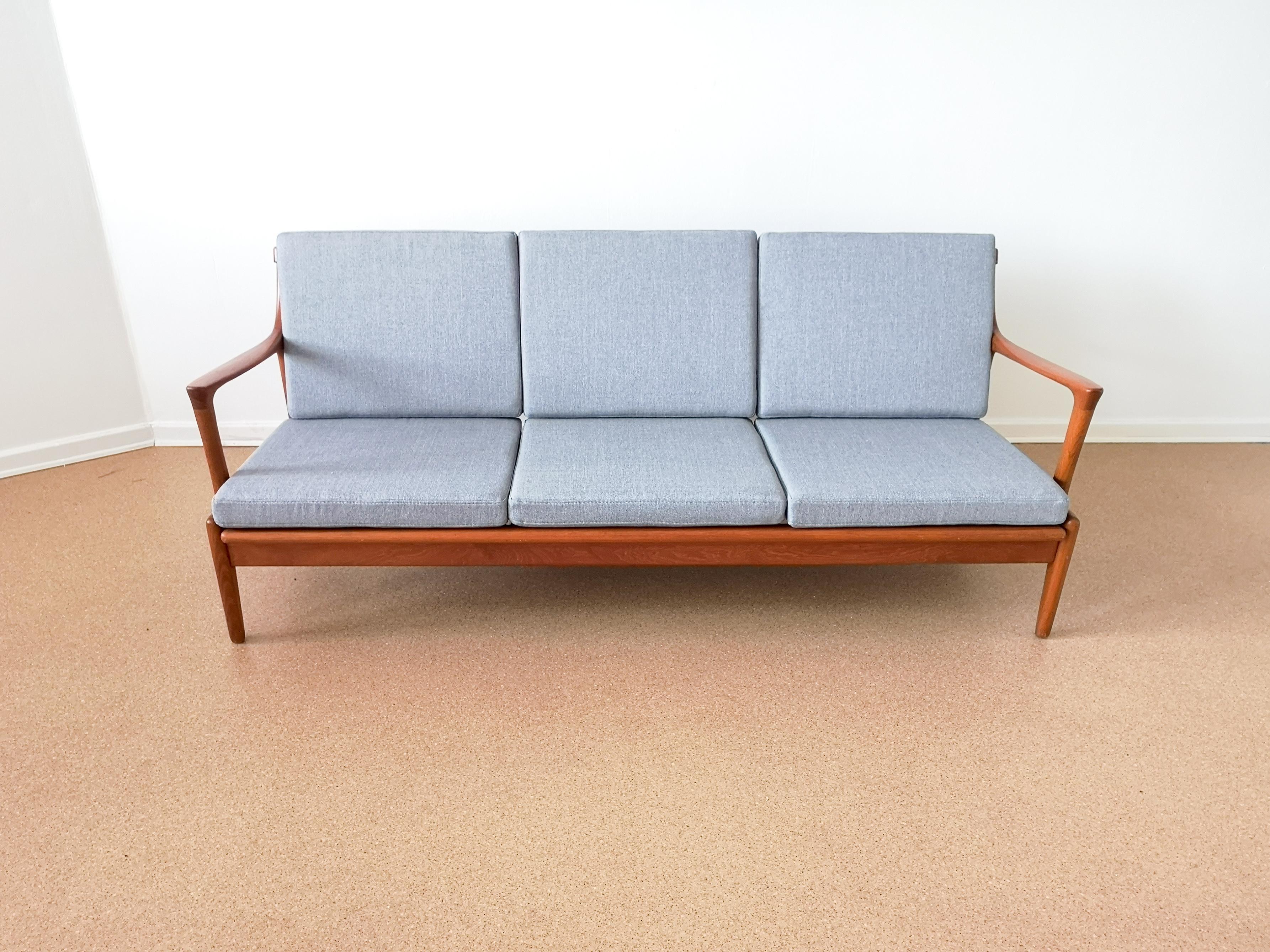 Scandinavian Modern Midcentury Modern Sofa 