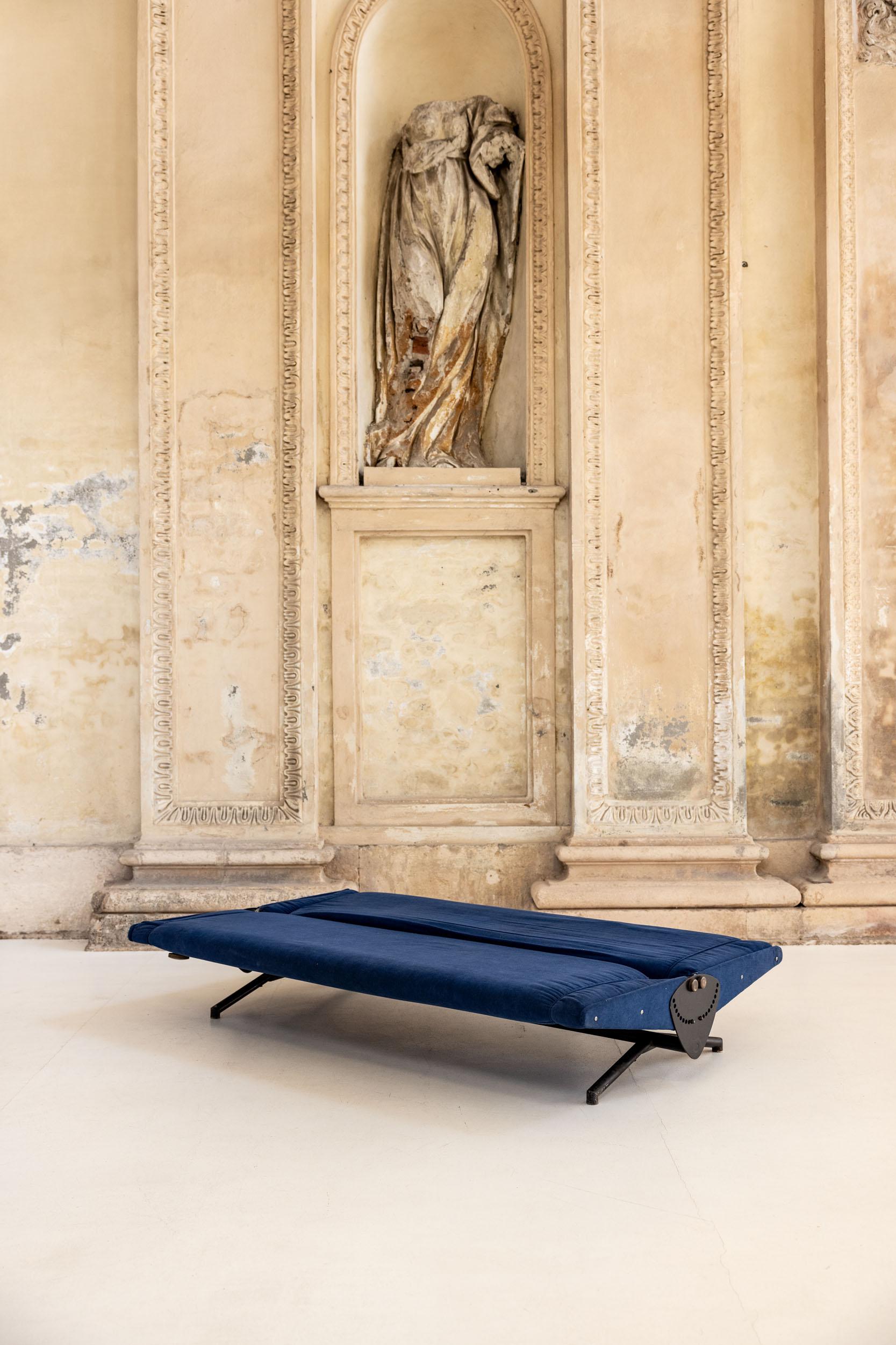 Mid-Century-Sofa mod. D70 von Osvaldo Borsani für Tecno, Italien 1954 (Italienisch) im Angebot