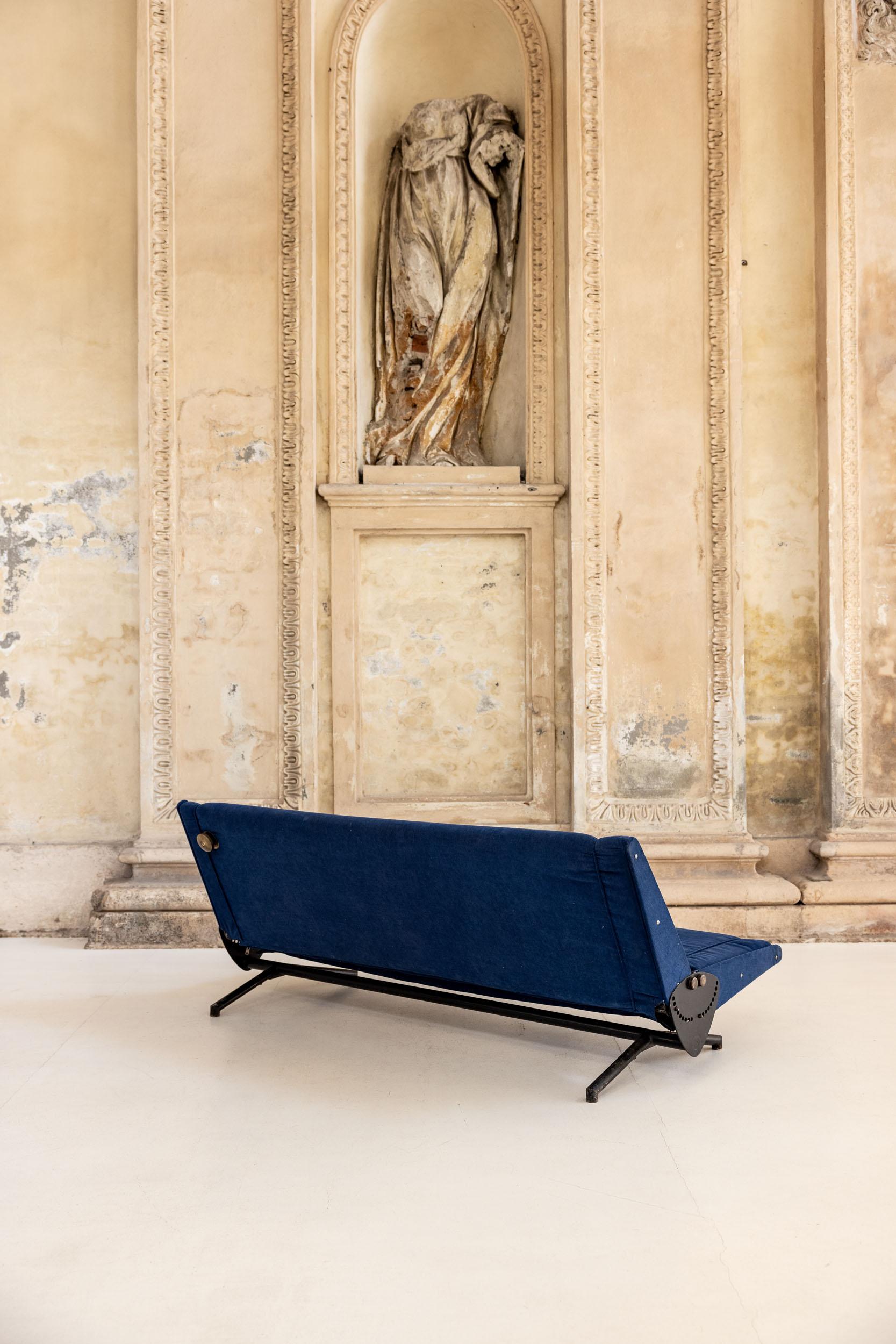 Mid-Century-Sofa mod. D70 von Osvaldo Borsani für Tecno, Italien 1954 im Zustand „Hervorragend“ im Angebot in Piacenza, Italy