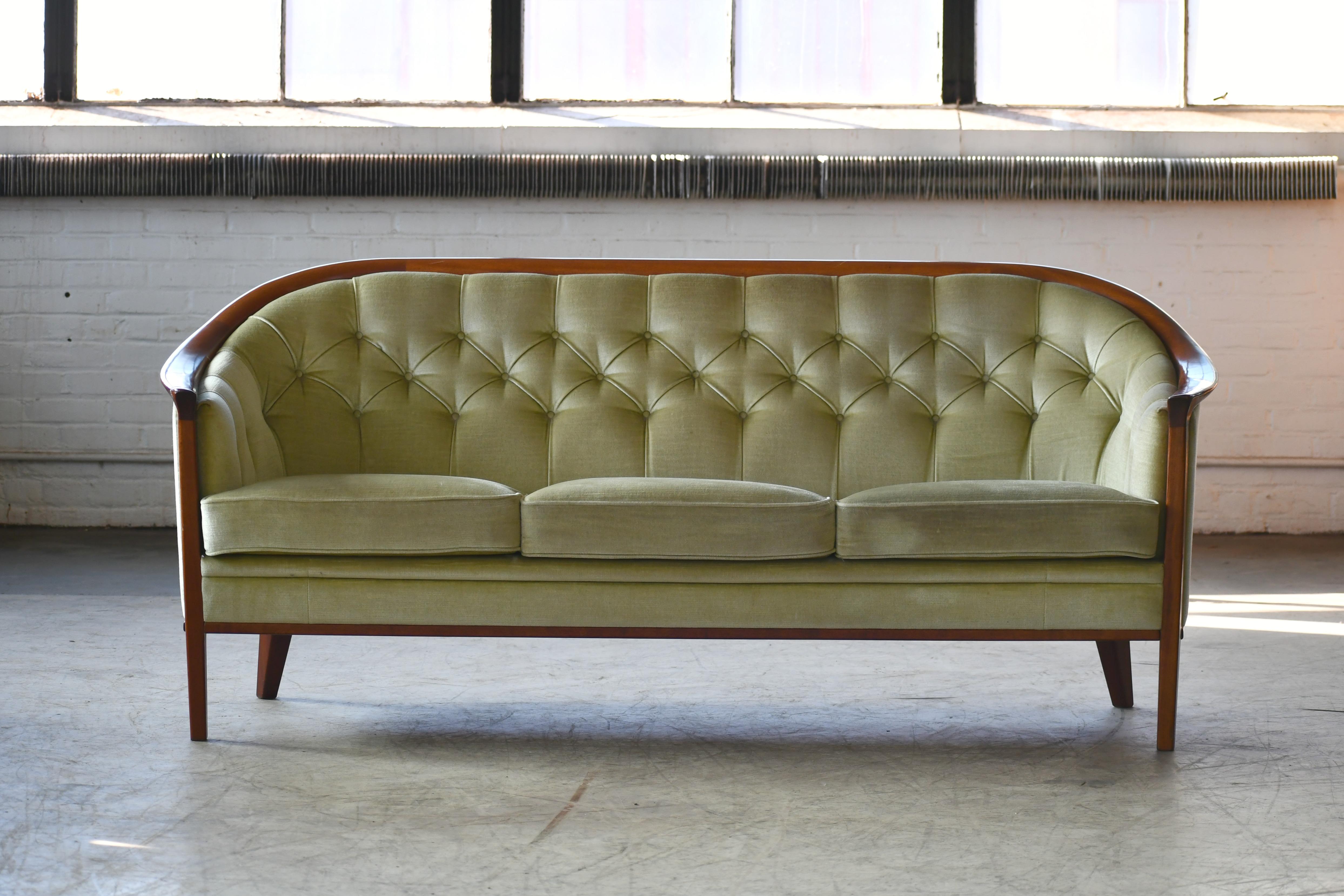 Very classy and elegant sofa model 