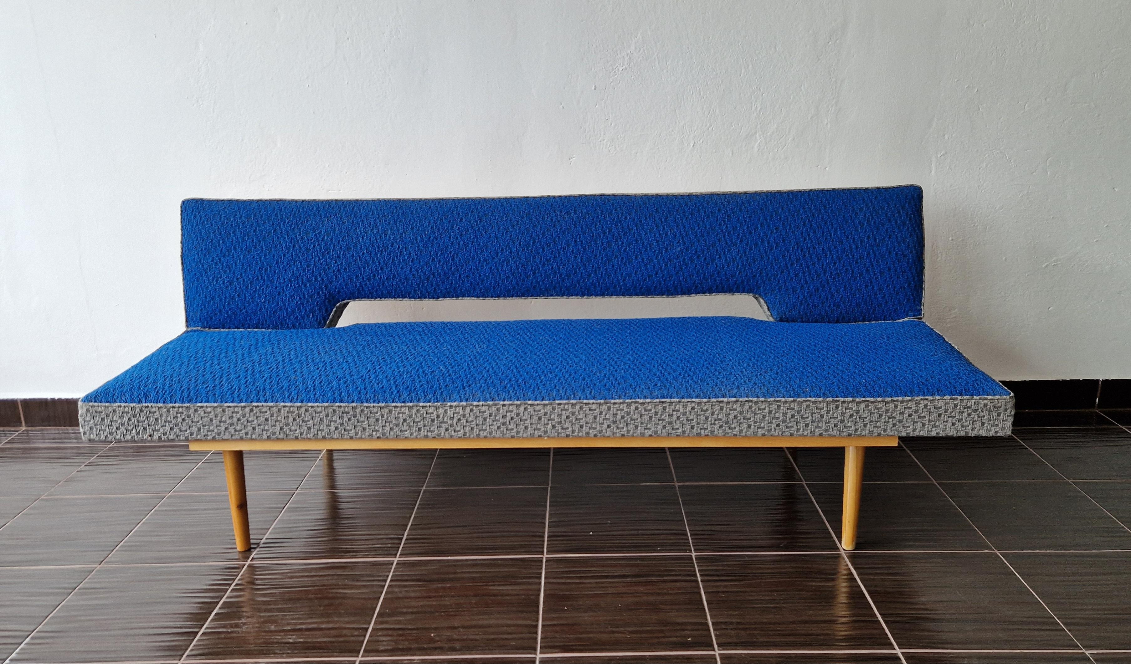 Midcentury Sofa or Daybed designed by Miroslav Navratil, 1960s. For Sale 4