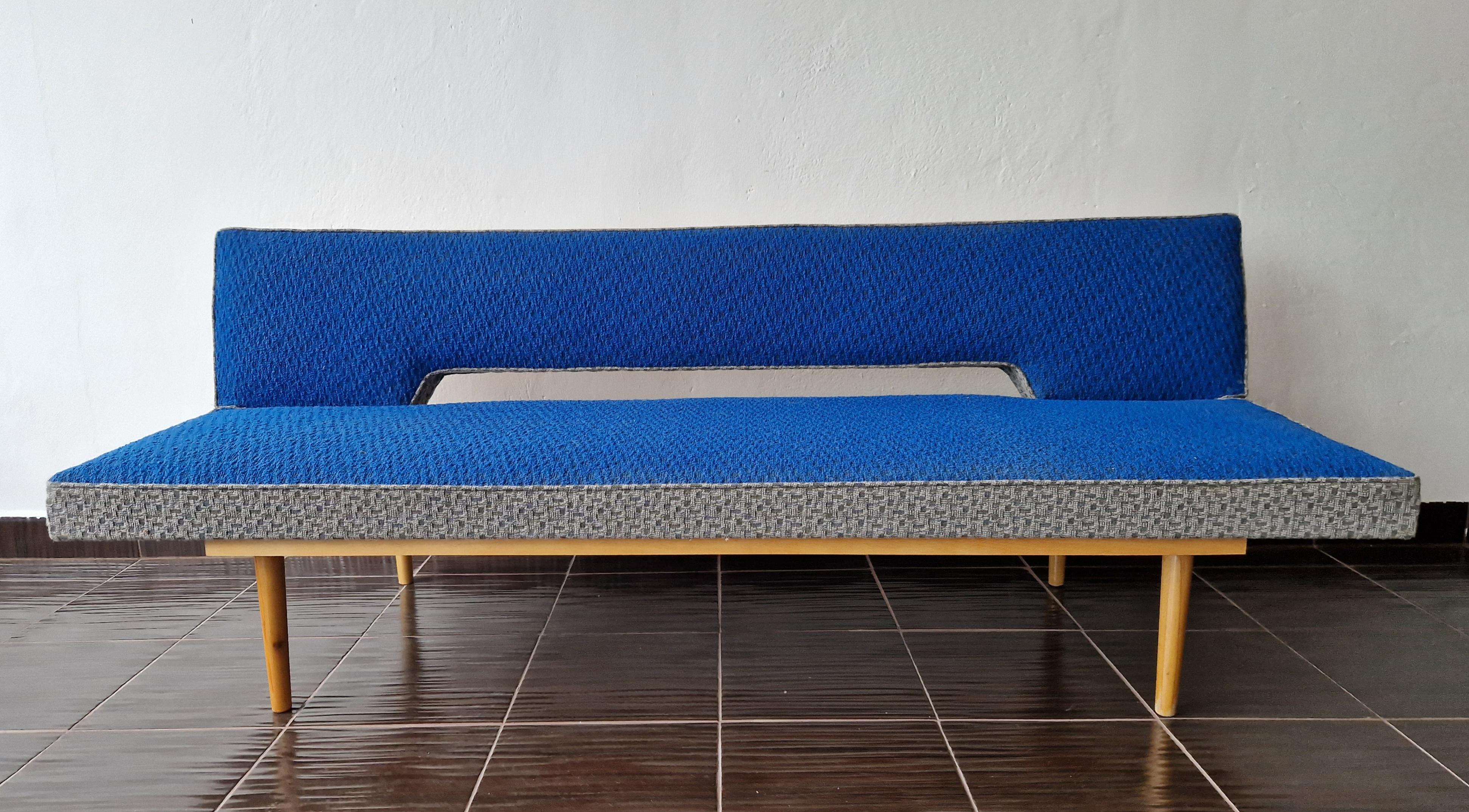 Midcentury Sofa or Daybed designed by Miroslav Navratil, 1960s. For Sale 5