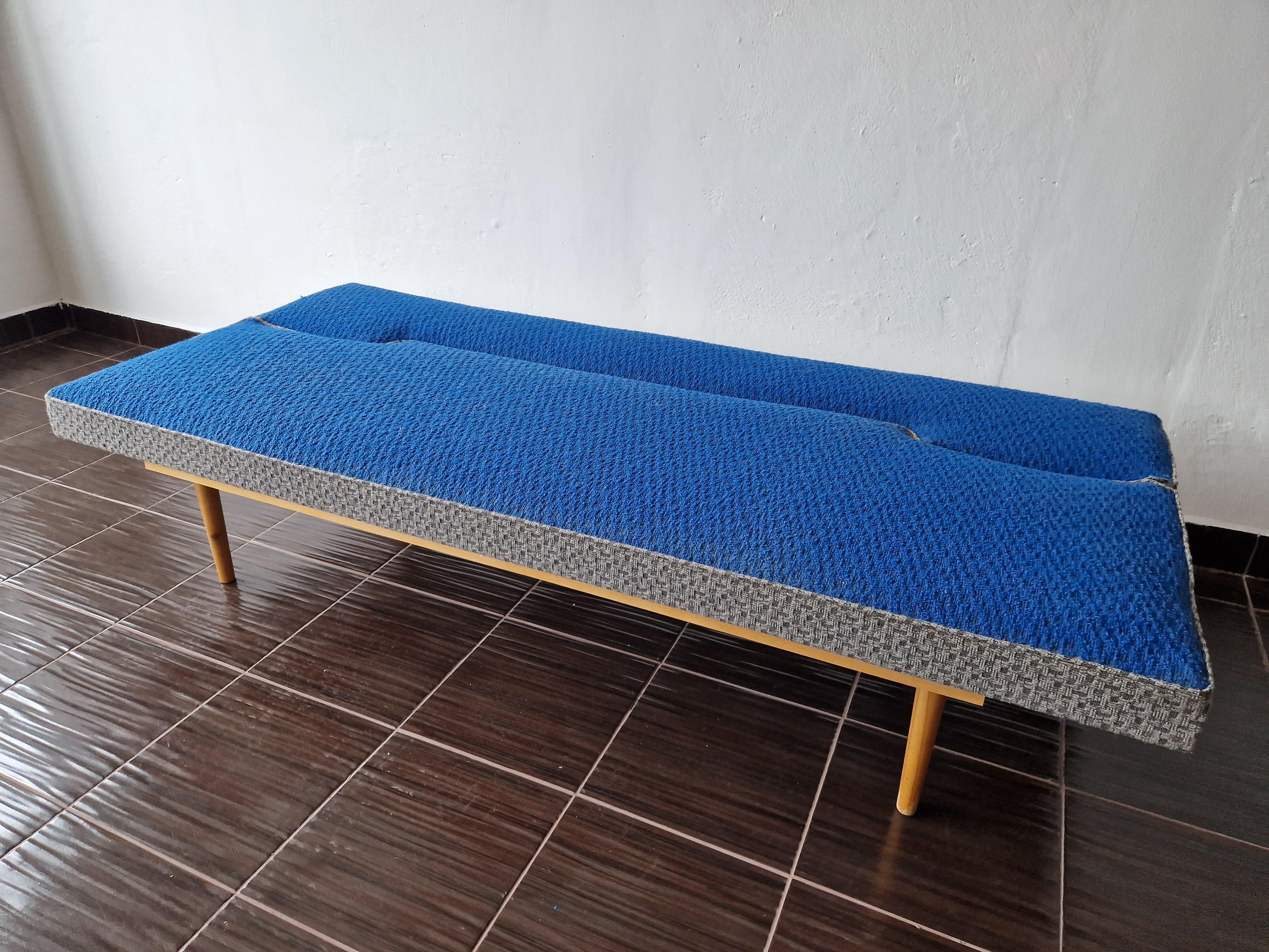 Midcentury Sofa or Daybed designed by Miroslav Navratil, 1960s. For Sale 8