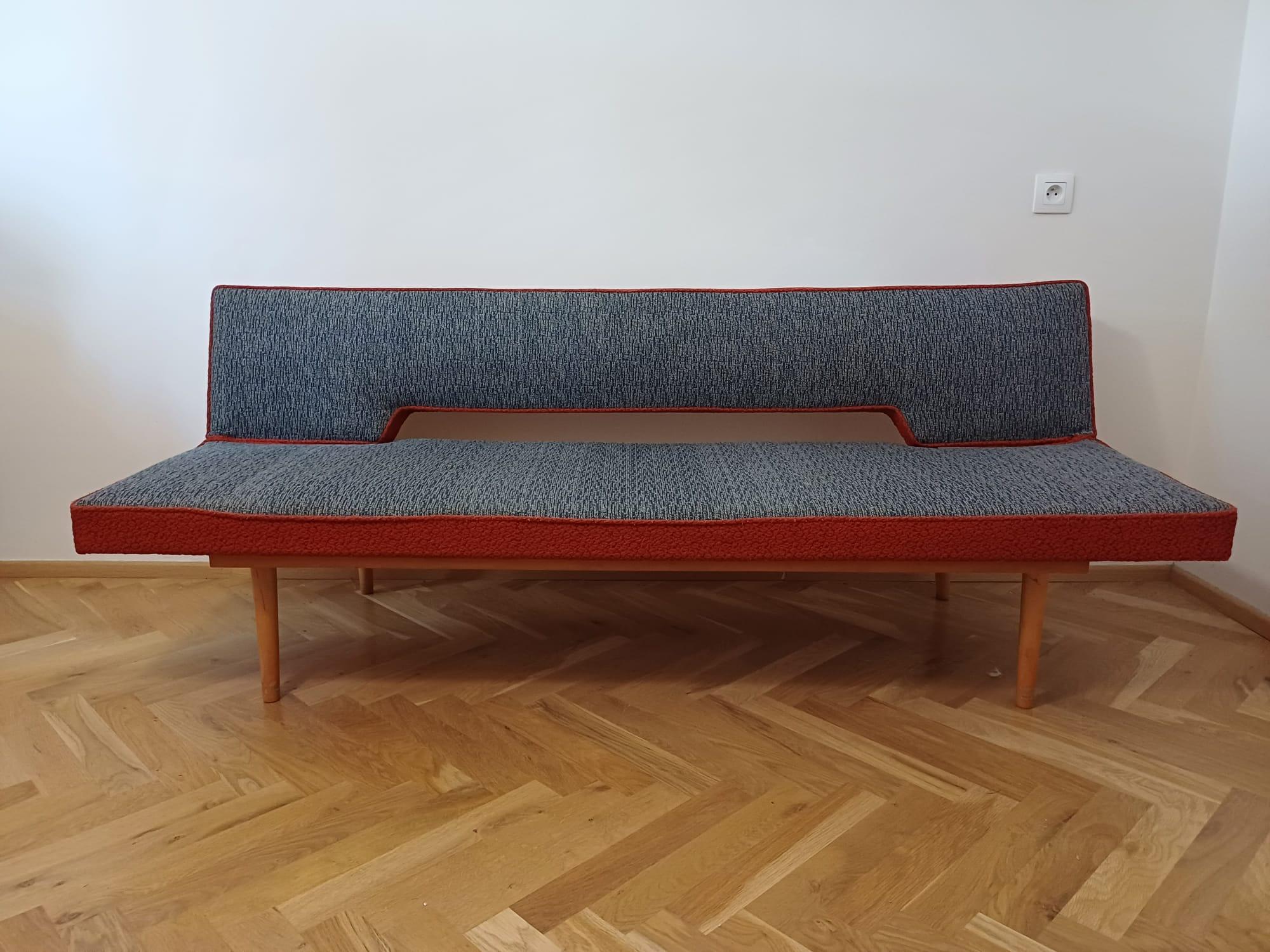 Sofa oder Daybed aus der Jahrhundertmitte, entworfen von Miroslav Navratil, 1960er Jahre. (Moderne der Mitte des Jahrhunderts) im Angebot