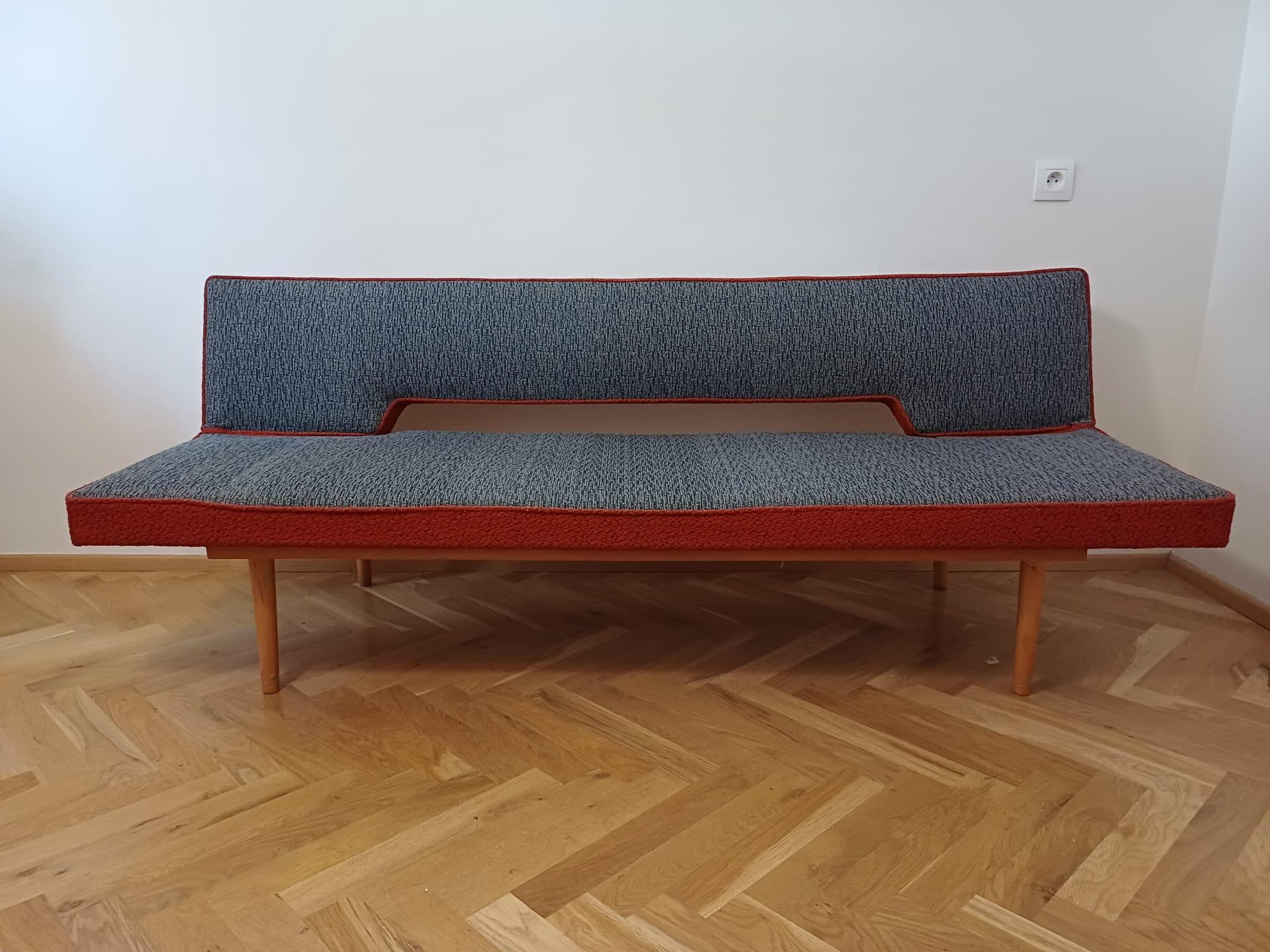 Czech Midcentury Sofa or Daybed designed by Miroslav Navratil, 1960s. For Sale
