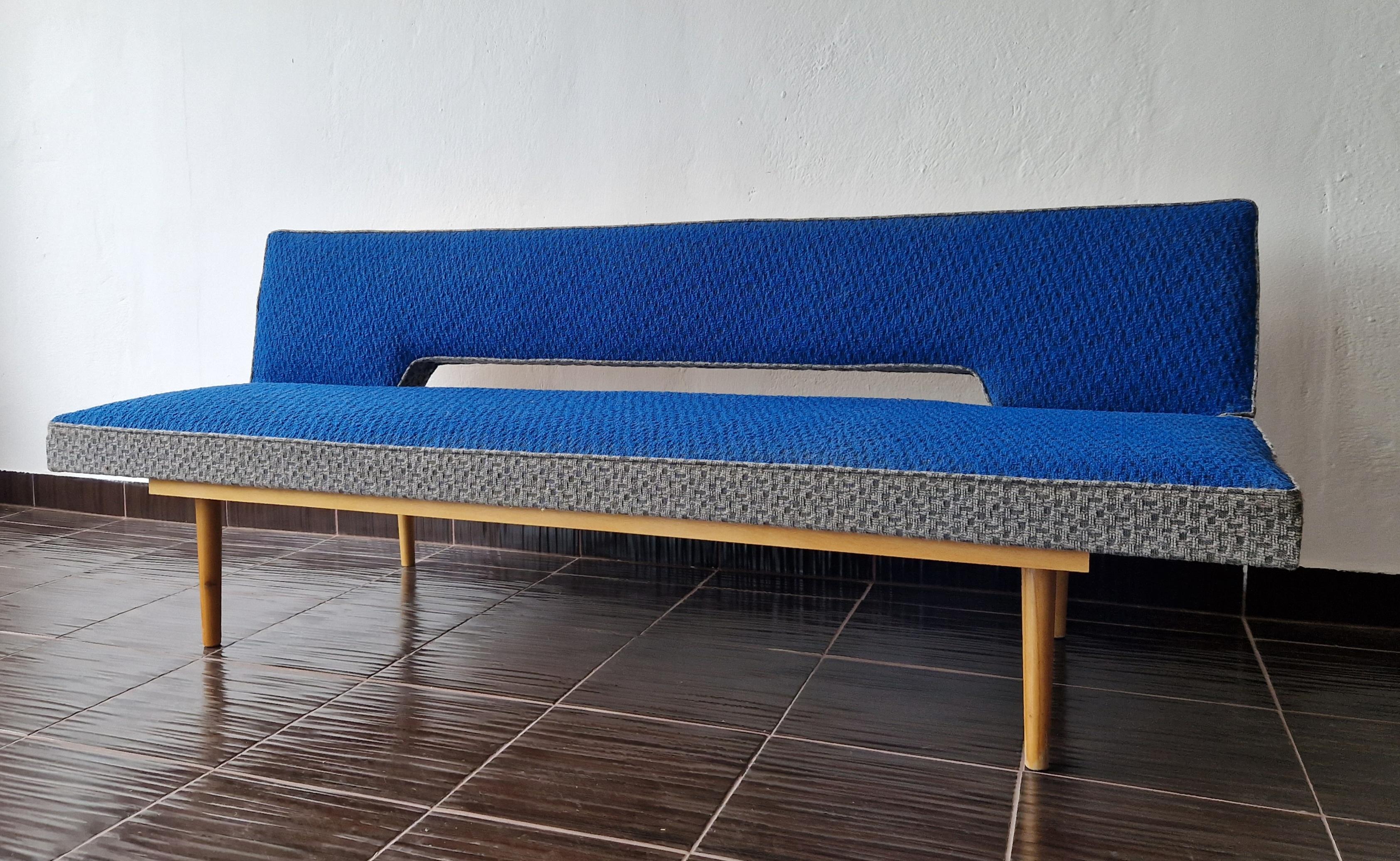 Czech Midcentury Sofa or Daybed designed by Miroslav Navratil, 1960s. For Sale
