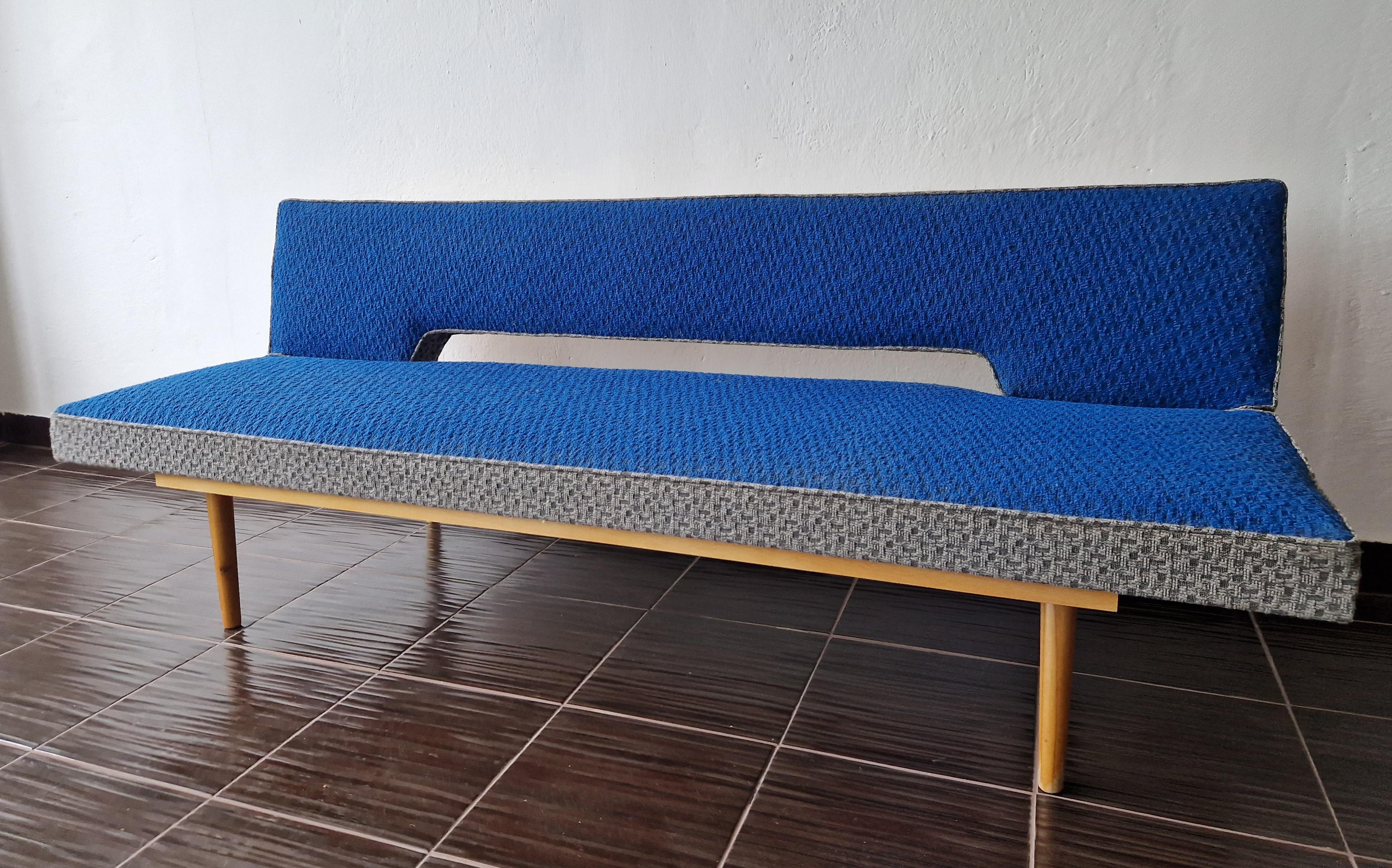 Mid-20th Century Midcentury Sofa or Daybed designed by Miroslav Navratil, 1960s. For Sale