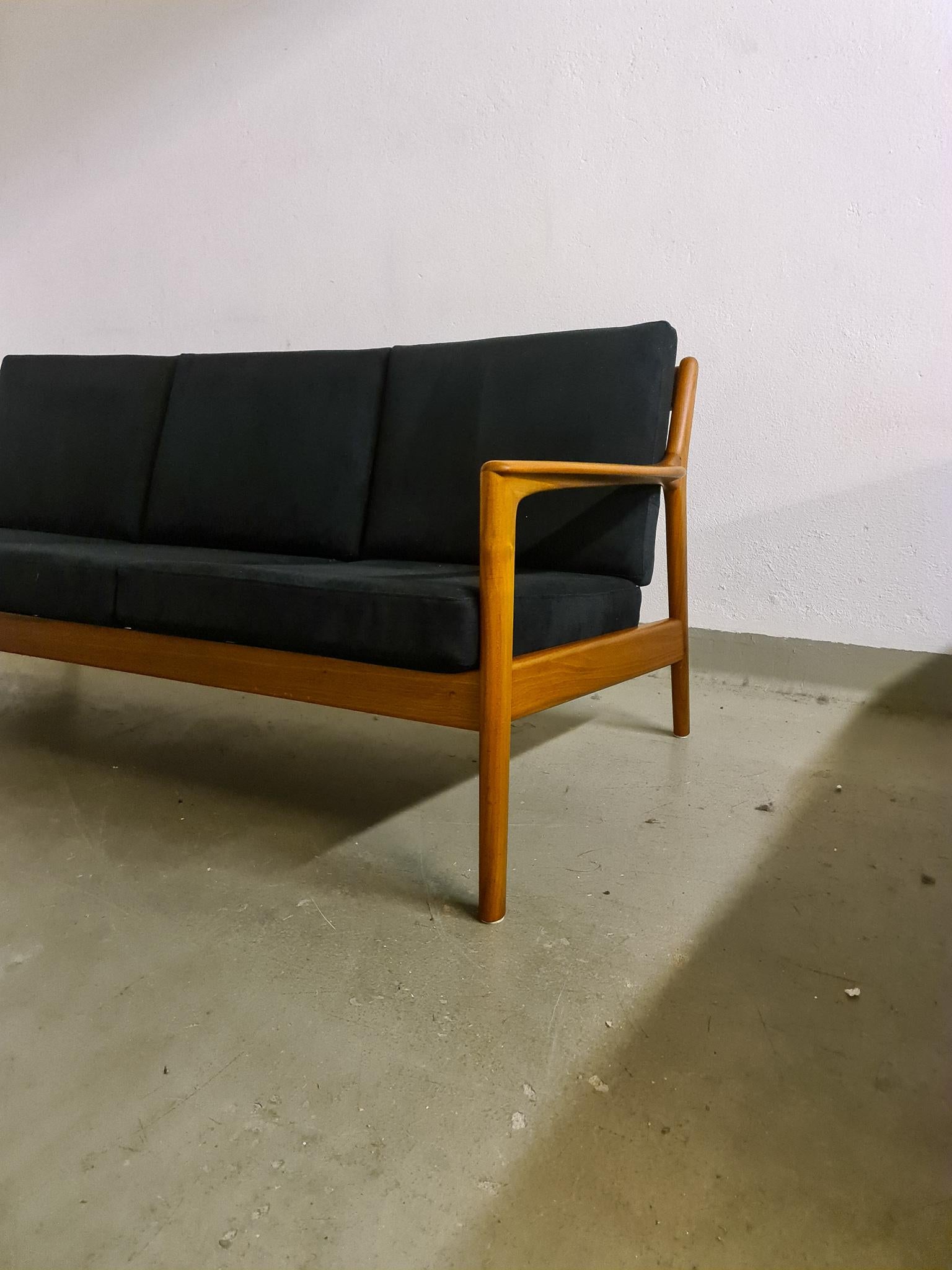 Midcentury Sofa 