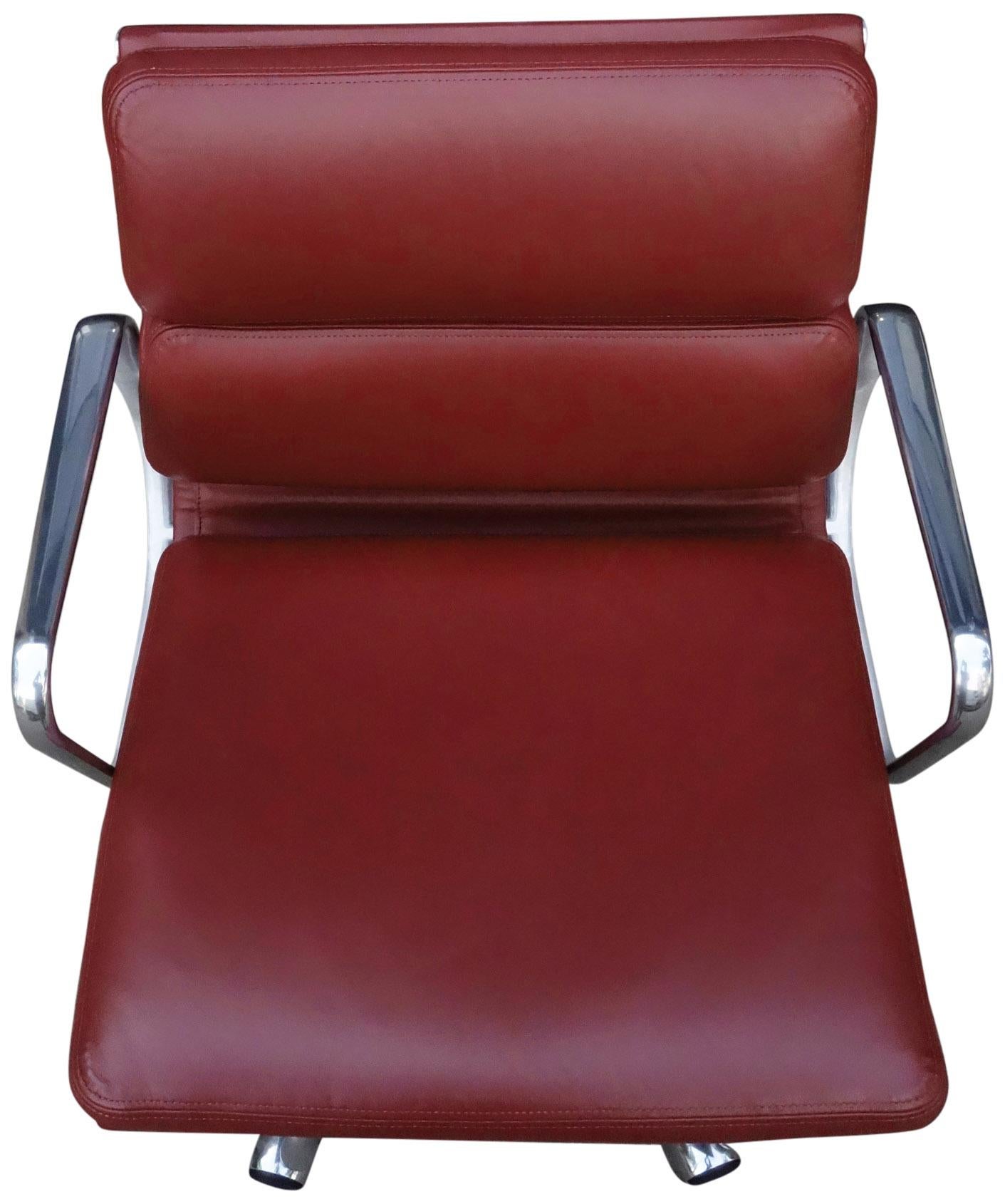 Aluminum Midcentury Soft Pad Chair by Eames for Herman Miller