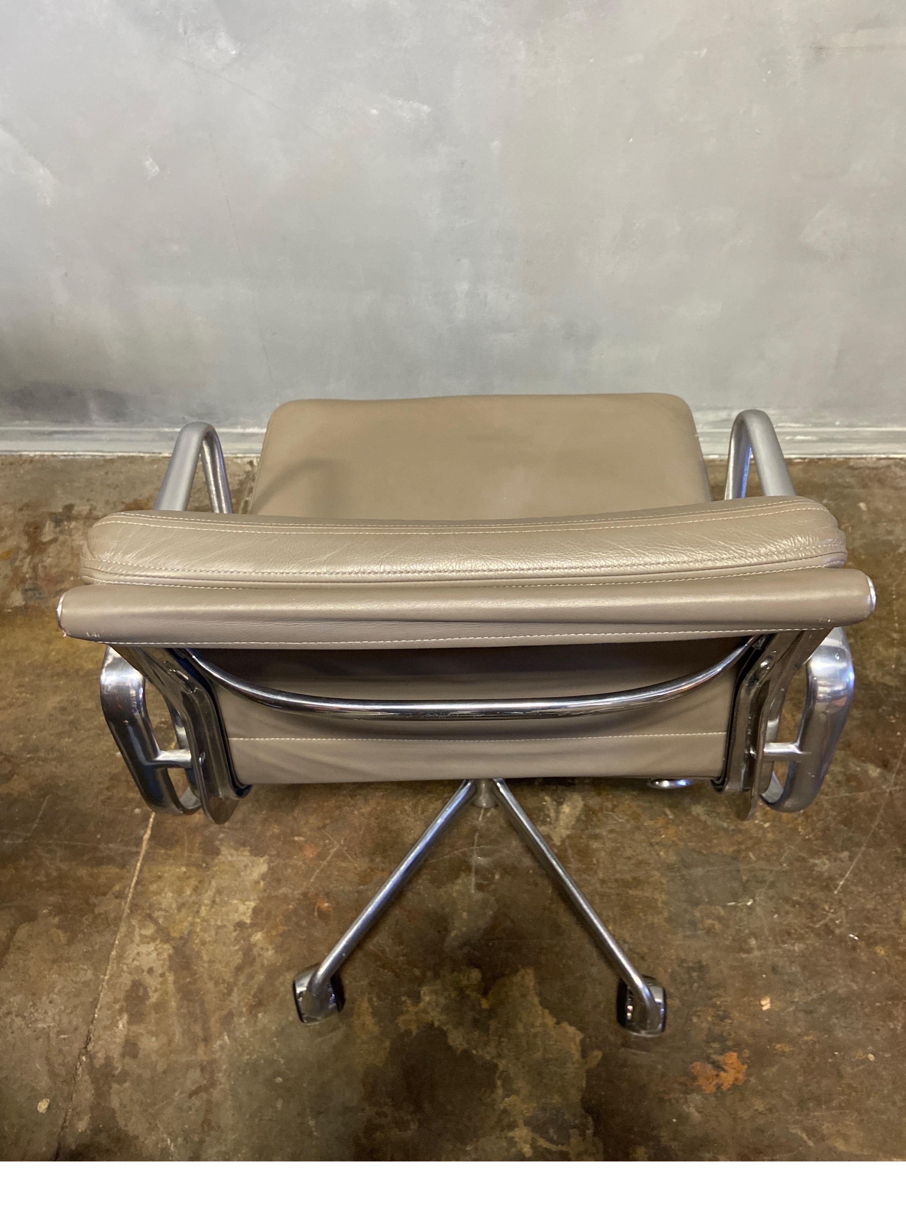 Midcentury Soft Pad Chairs by Eames for Herman Miller In Good Condition In BROOKLYN, NY