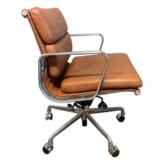 Chaises à rembourrage souple du milieu du siècle par Eames pour Herman Miller