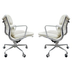 Chaises à accoudoirs du milieu du siècle dernier d'Eames pour Herman Miller 'Deux disponibles'