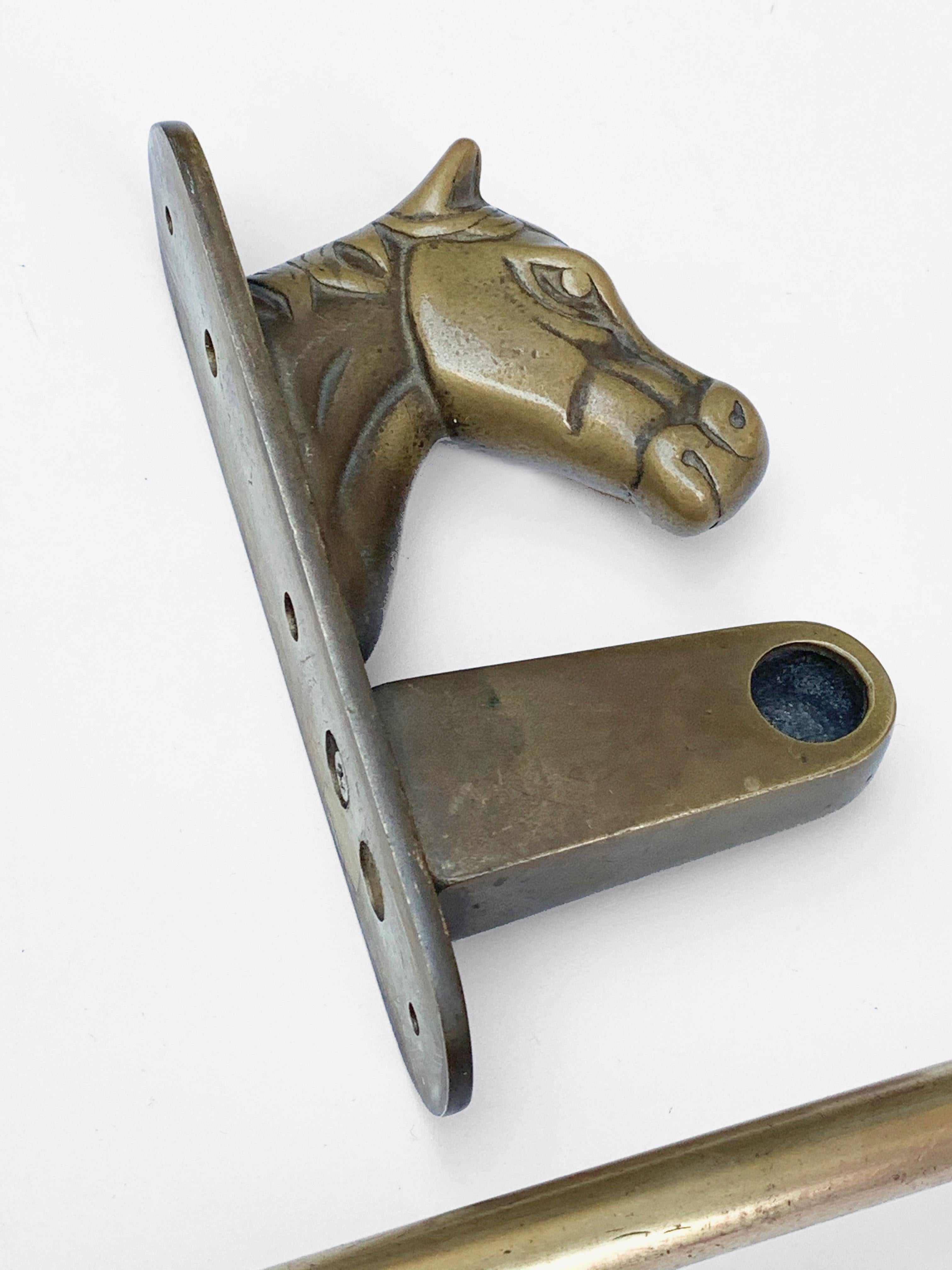 Midcentury Solid Brass Italian Towel Holder with Horse Heads, 1950s For Sale 4